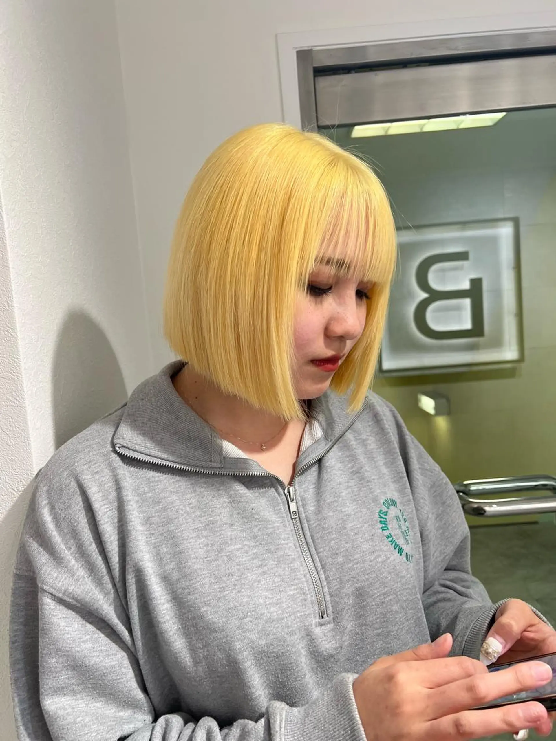 セミロング ボブ カット ヘアカラー je suis heureuse所属・ハイライトカラー 🌀ゆい❣️のヘアスタイル