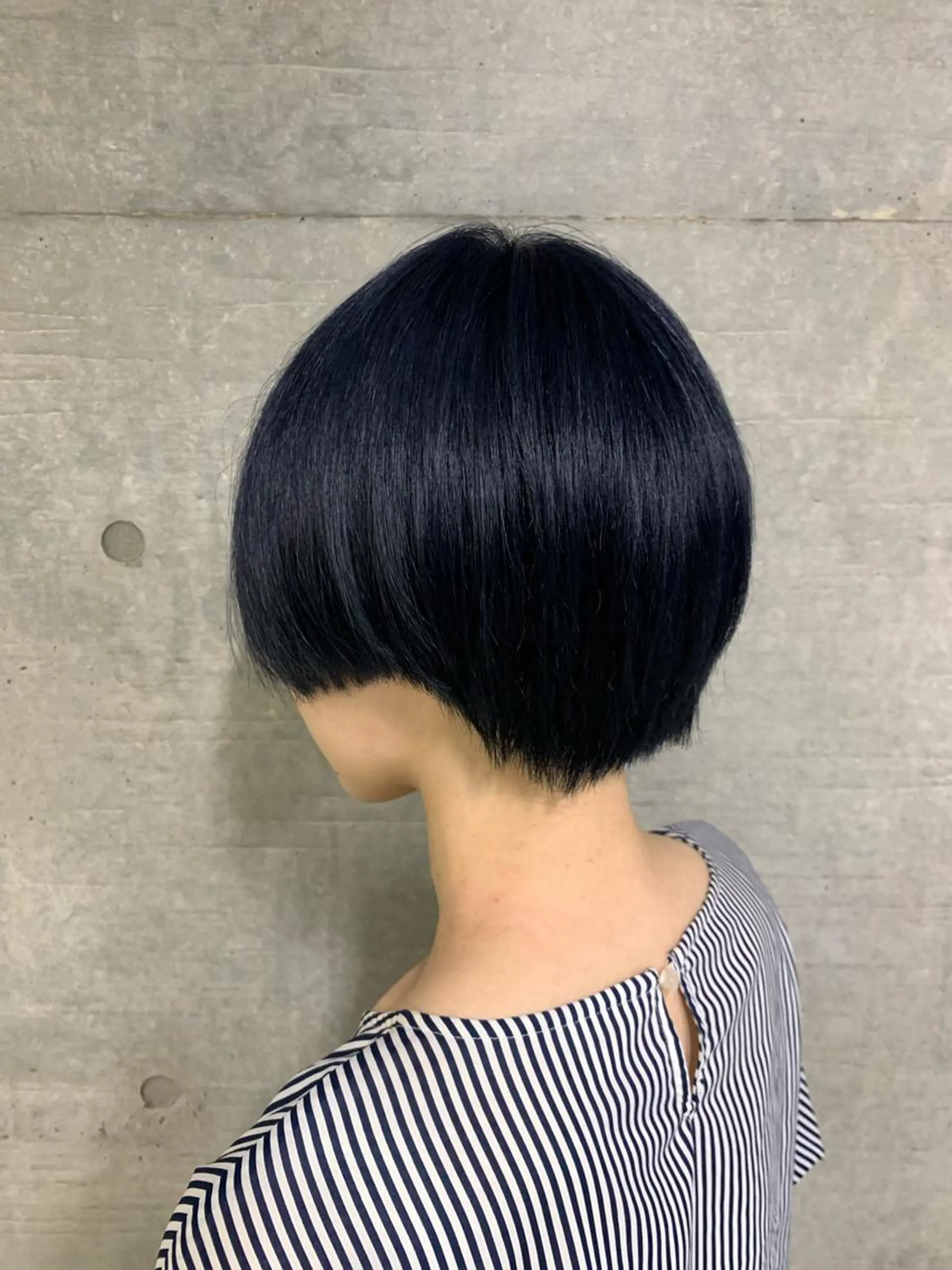 ショート カラー メンズ 黒髪 ネイビーカラー ヘアカラー トリートメント THE./ブリーチ 透感カラー/平成のヘアスタイル