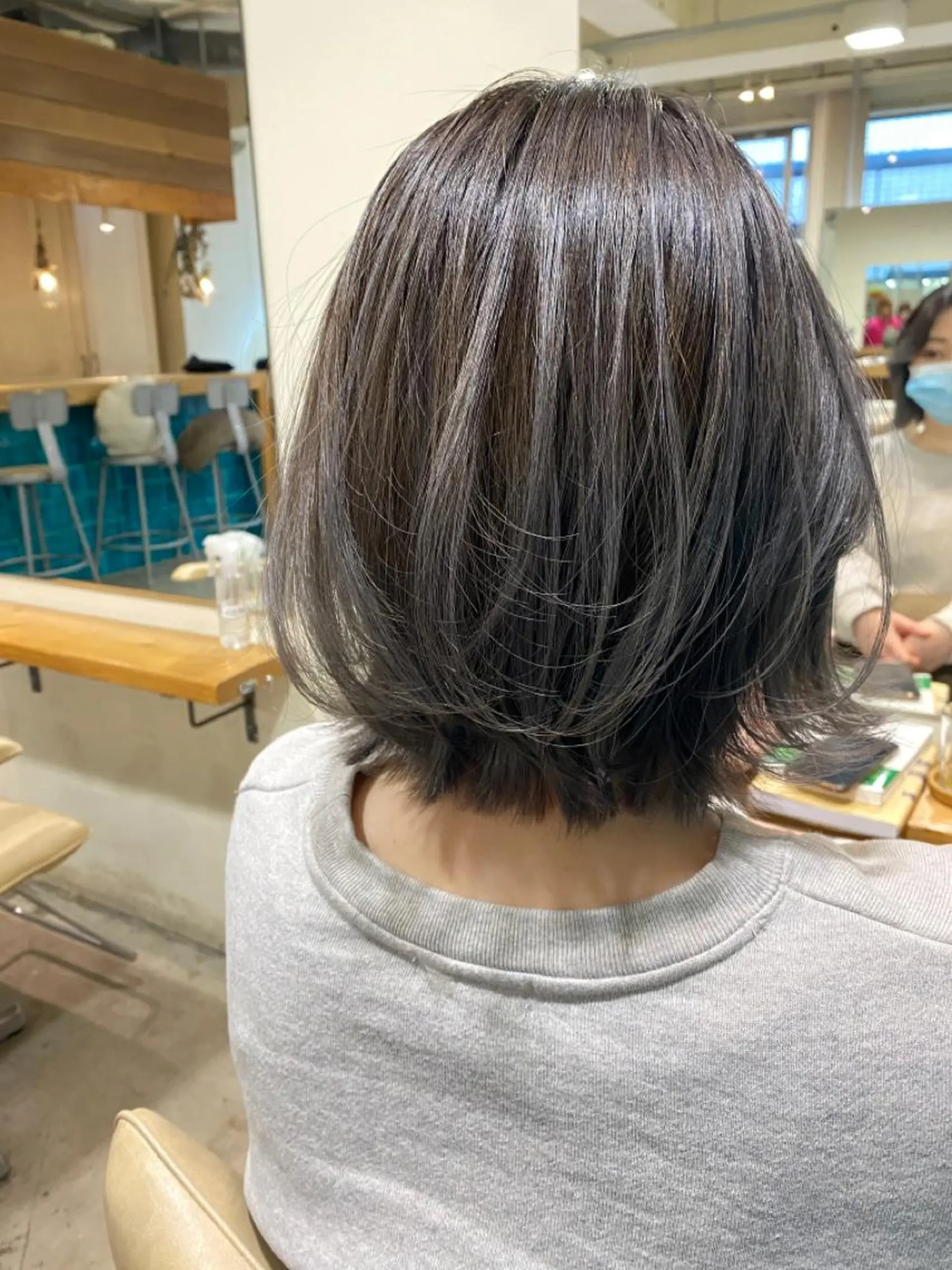 ミディアム カラー パーマ ヘアアレンジ ネイル マツエク・マツパ アイブロウ 前髪パーマ/割れ癖 /レイヤー/駅近のヘアスタイル