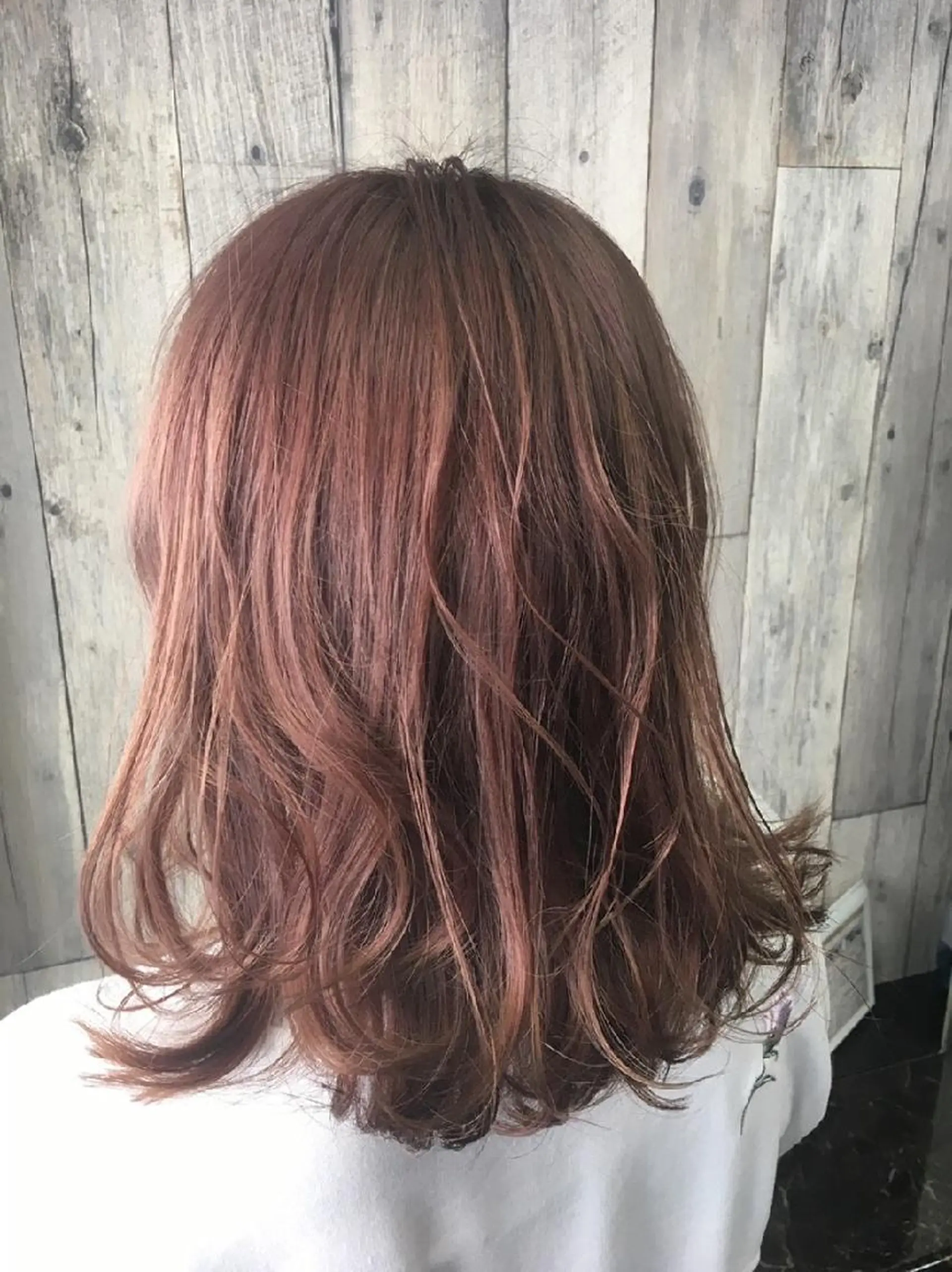 セミロング レイヤーカット 外ハネヘア ヘアメイクスタジオアビール調布所属・加藤 知恵のヘアスタイル
