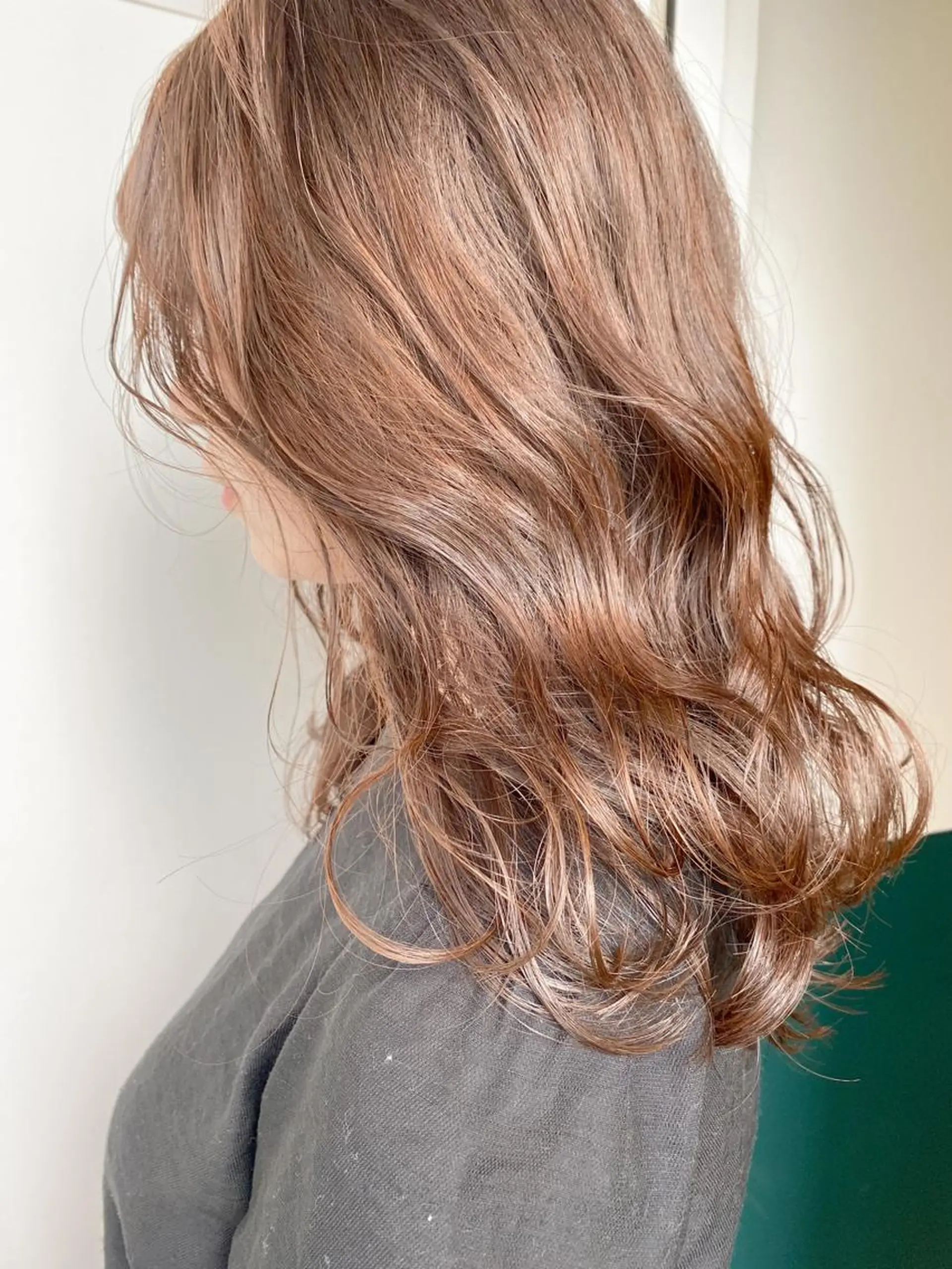 ロング カラー ベージュカラー ブリーチ ブラウンカラー 透明感カラー fit stand所属・fit stand /HIIRAGIのヘアスタイル