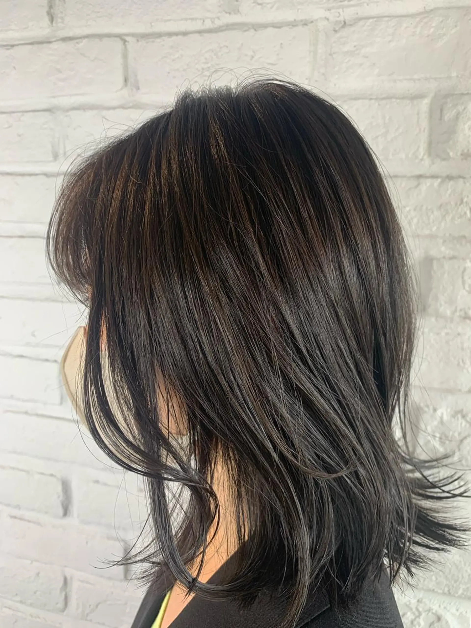 ミディアム カラー 横山 真結のヘアスタイル