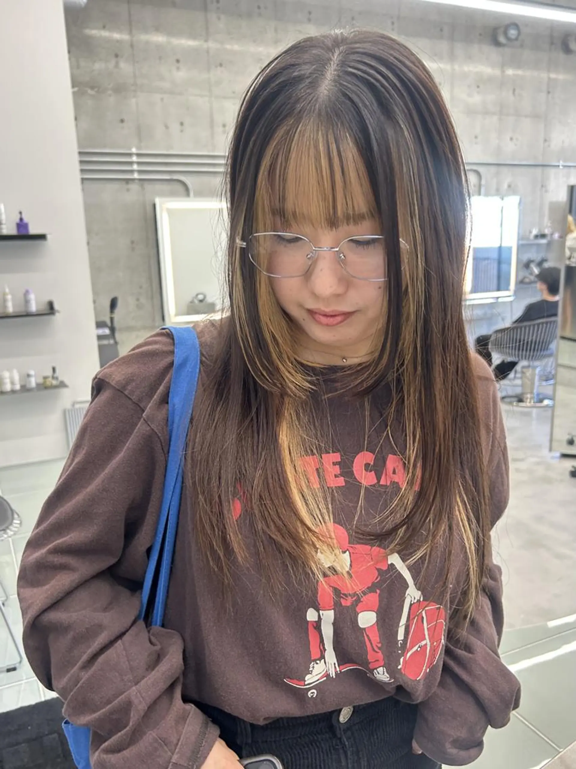 ロング カラー ミストバング ブリーチ  フェイスフレーミング 顔周りカット ヘアカラー トリートメント エクステ qiie/天神・大名 インナーカラーのヘアスタイル
