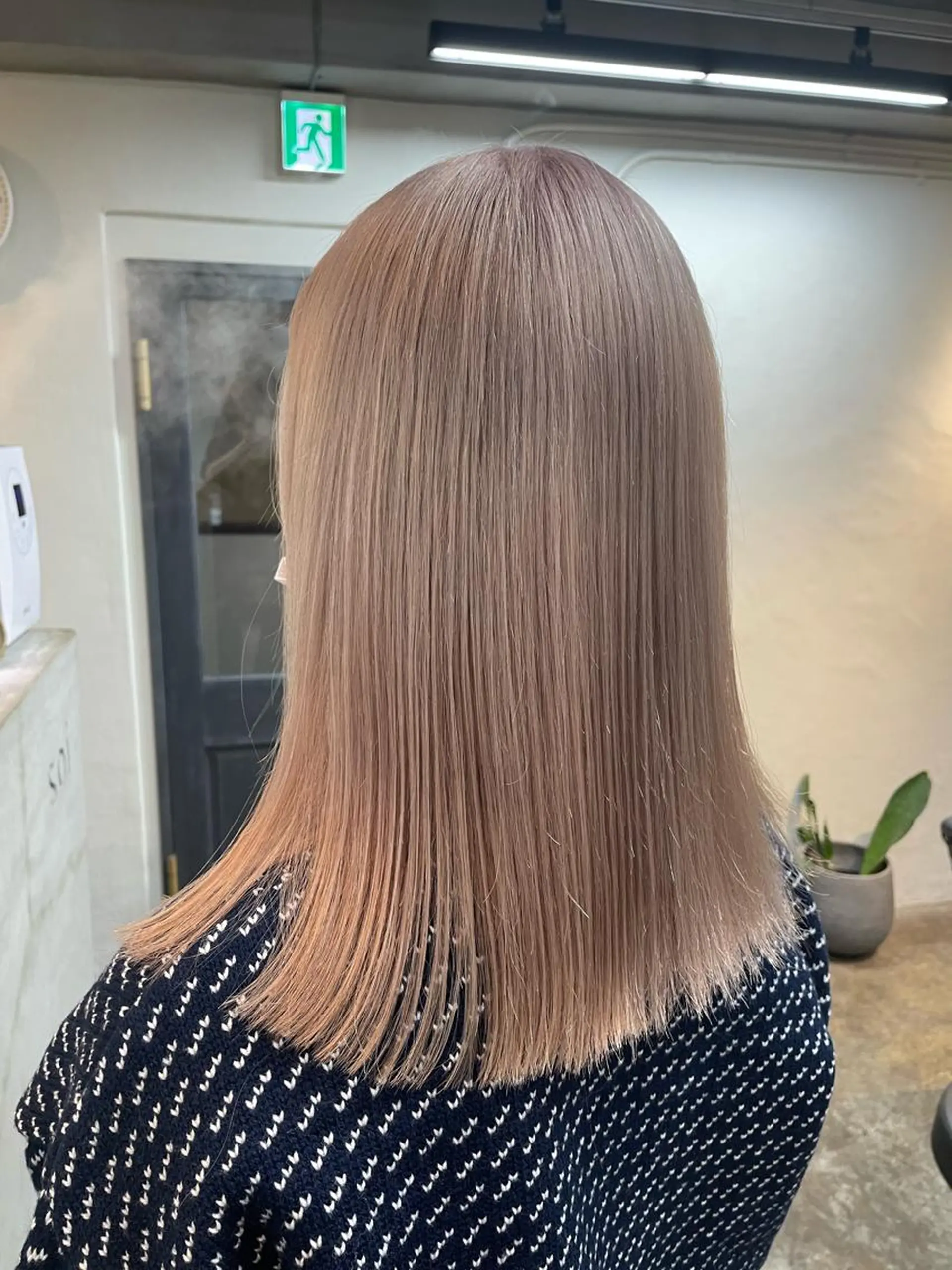 ミディアム 斎藤祐樹 /レイヤー/パーマのヘアスタイル