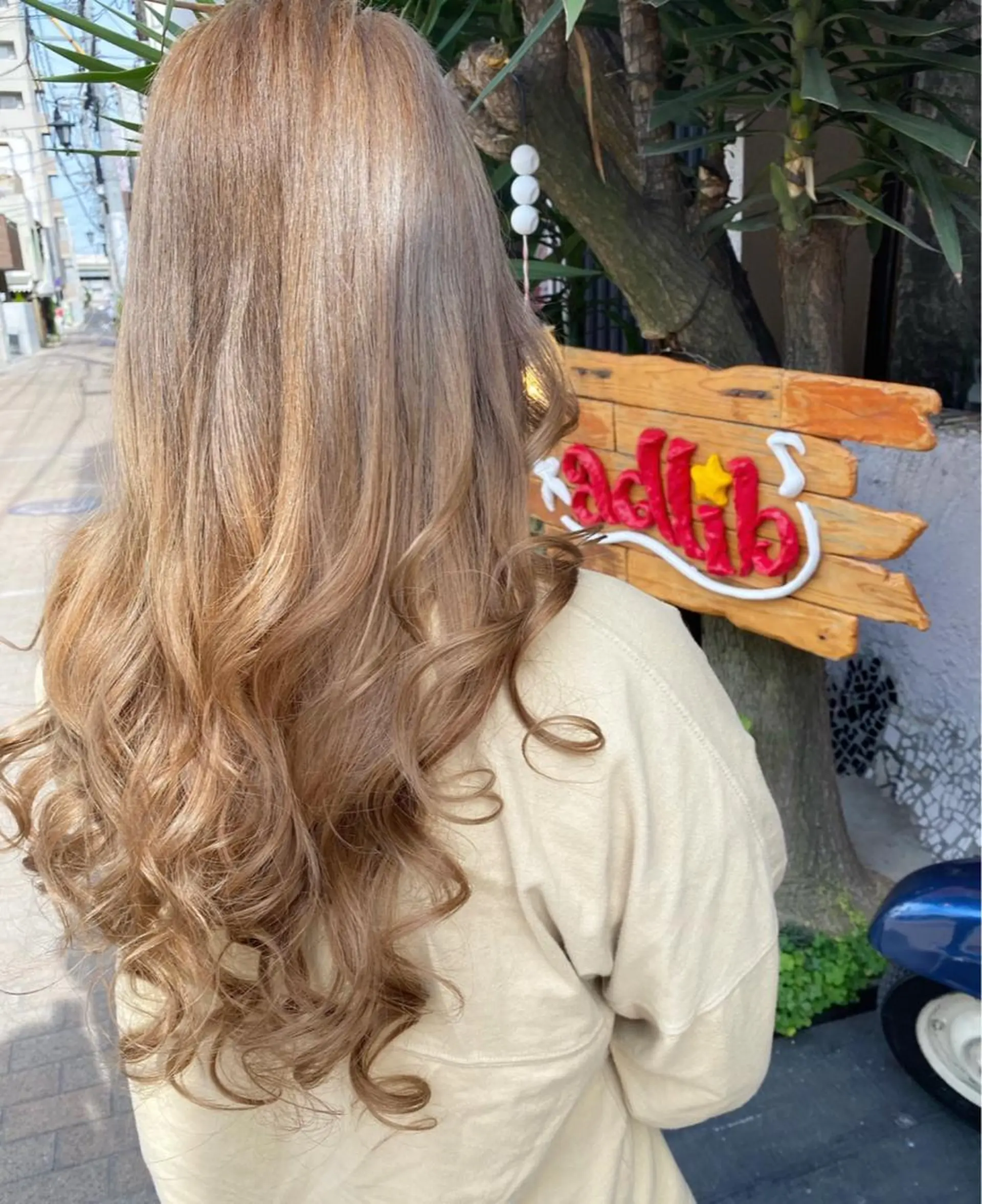 ロング カラー ブリーチ ハイトーンカラー トリートメント 玉木 育実のヘアスタイル