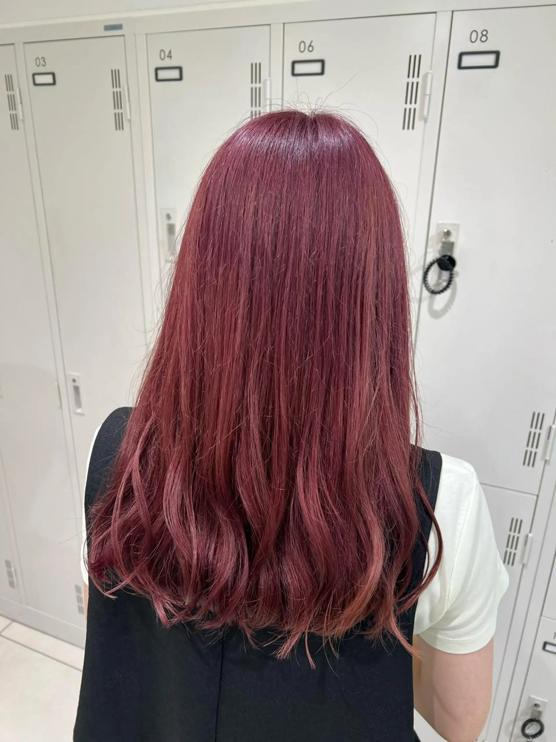 セミロング カラー ブリーチ ボルドーカラー ピンクカラー ヘアカラー トリートメント 【暖色カラー特化】 中山由梨のヘアスタイル