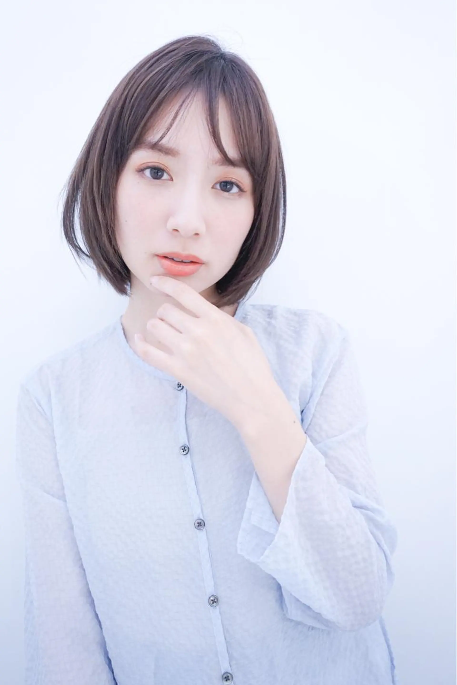 ミディアム カット ヘアカラー トリートメント Neolive caffのヘアスタイル
