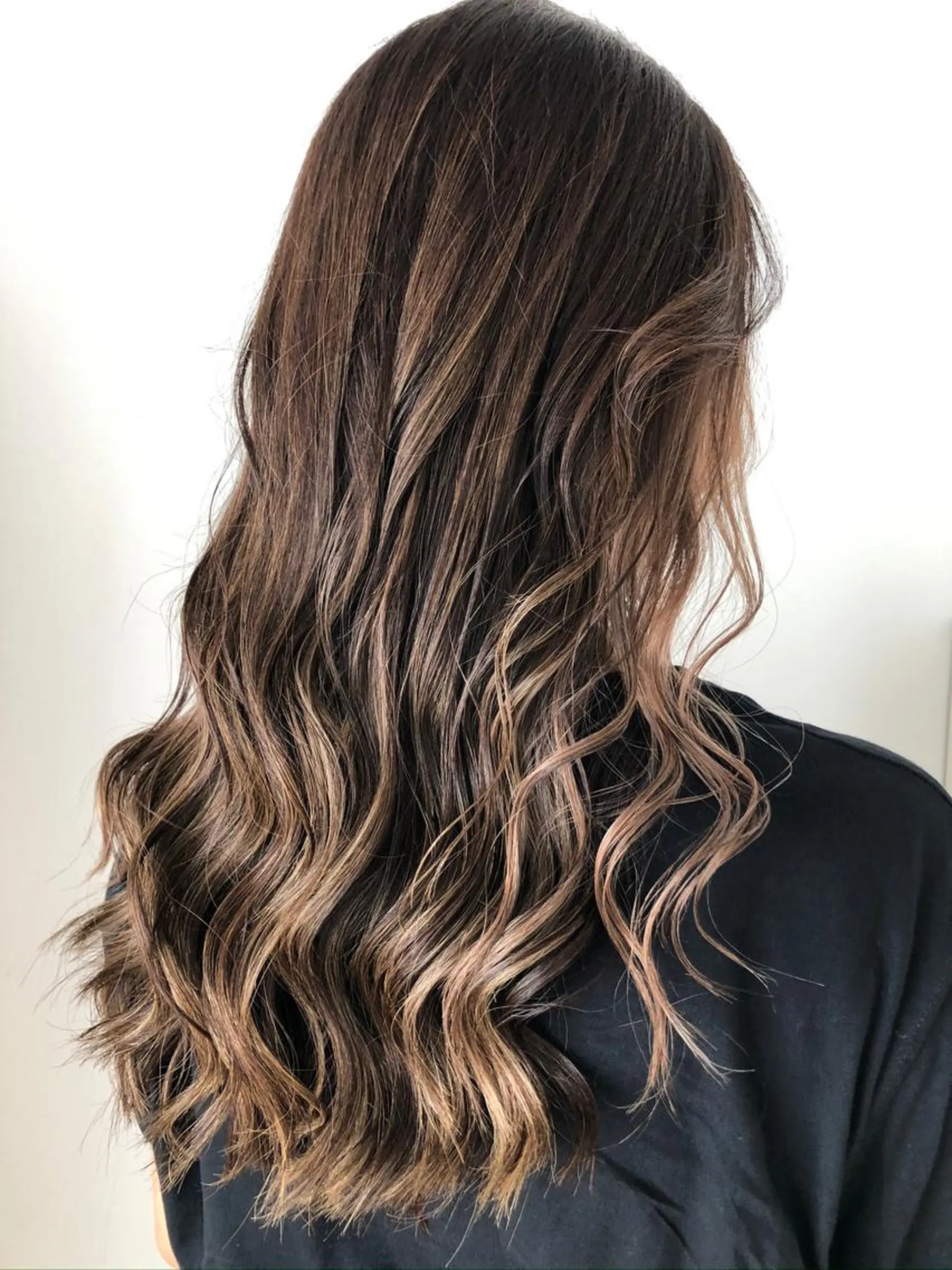 ロング ブリーチ毛矯正.髪質 改善.髪にドラマをのヘアスタイル