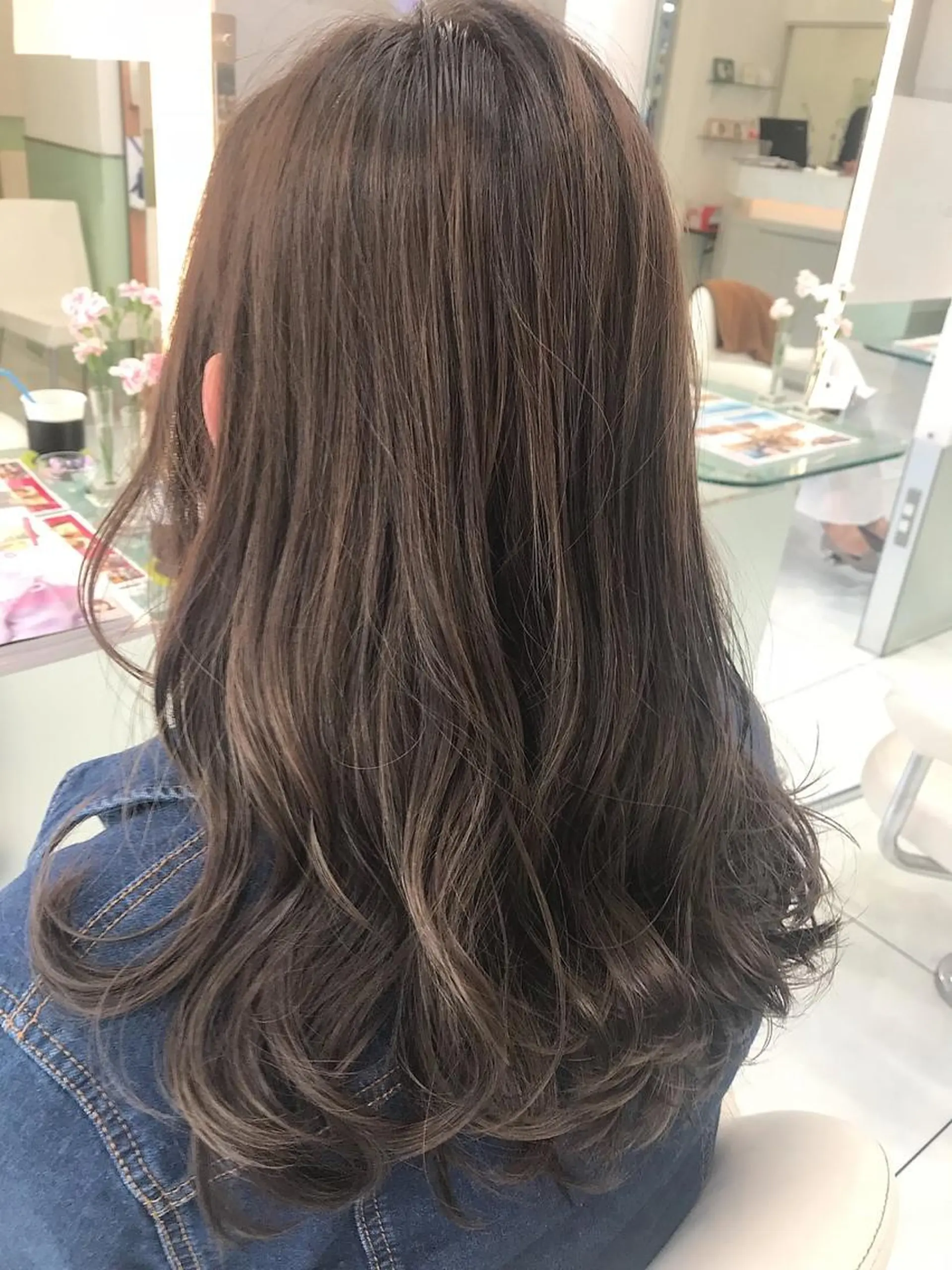 ロング カラー 透明感カラー 荒木 理緒のヘアスタイル