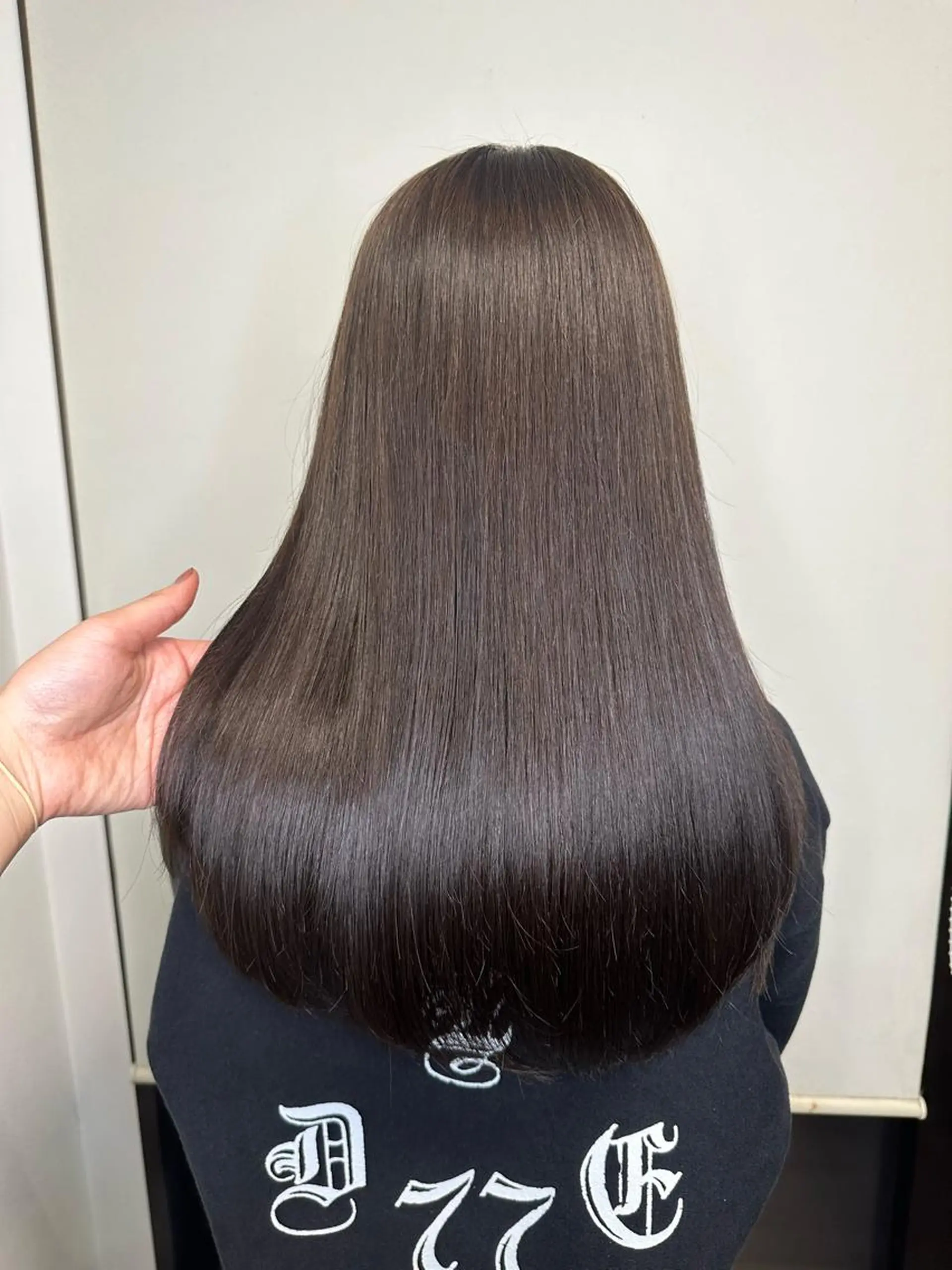ミディアム カット 縮毛矯正 トリートメント peg.hair所属・ブリーチカラー🫧 森　凪沙のヘアスタイル