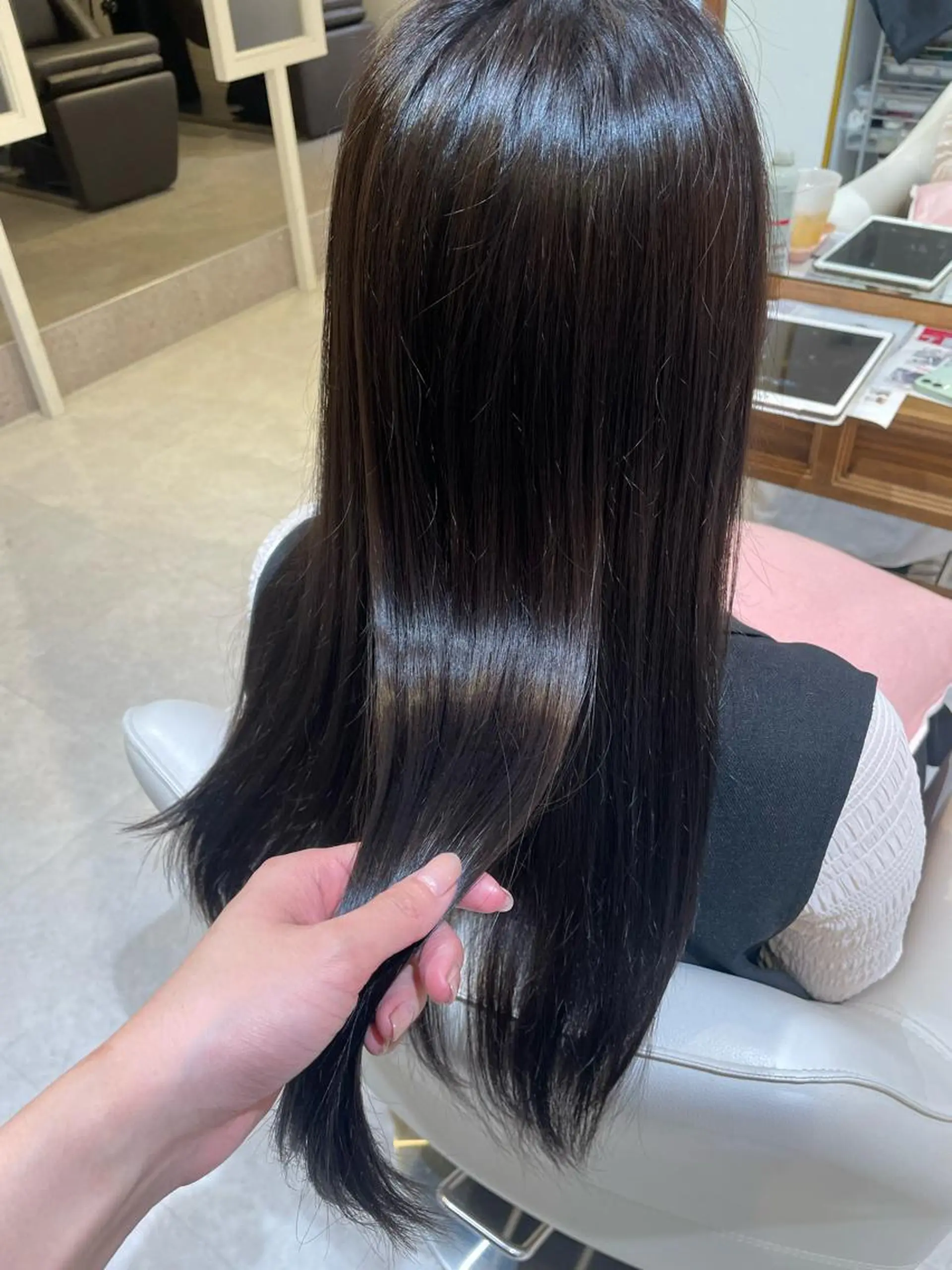 ロング カラー 透明感カラー ヘアカラー 和田 真依のヘアスタイル