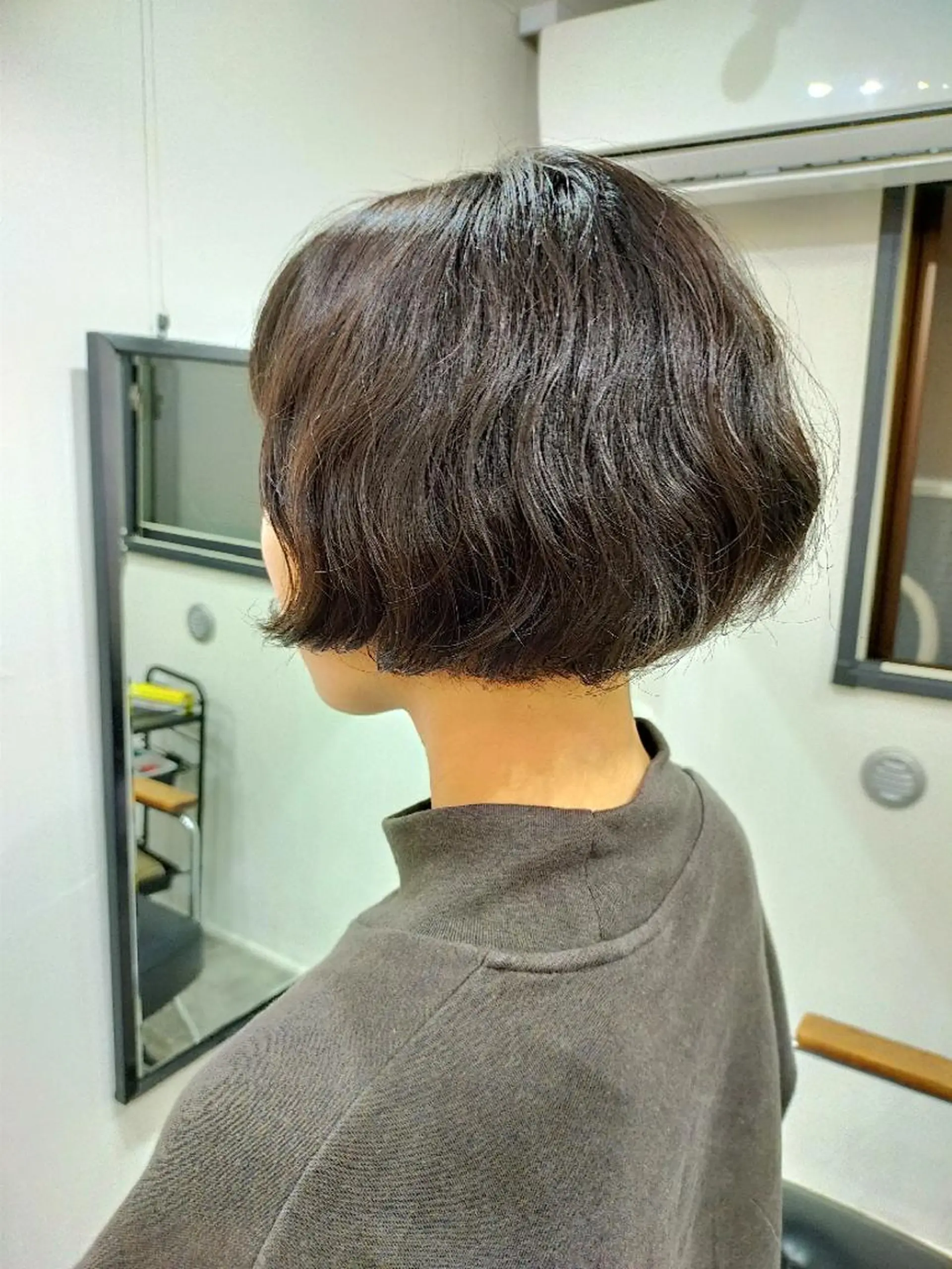 ショート カット トリートメント SUN GLOW  サングロウ所属・ナカノメ トシアキのヘアスタイル