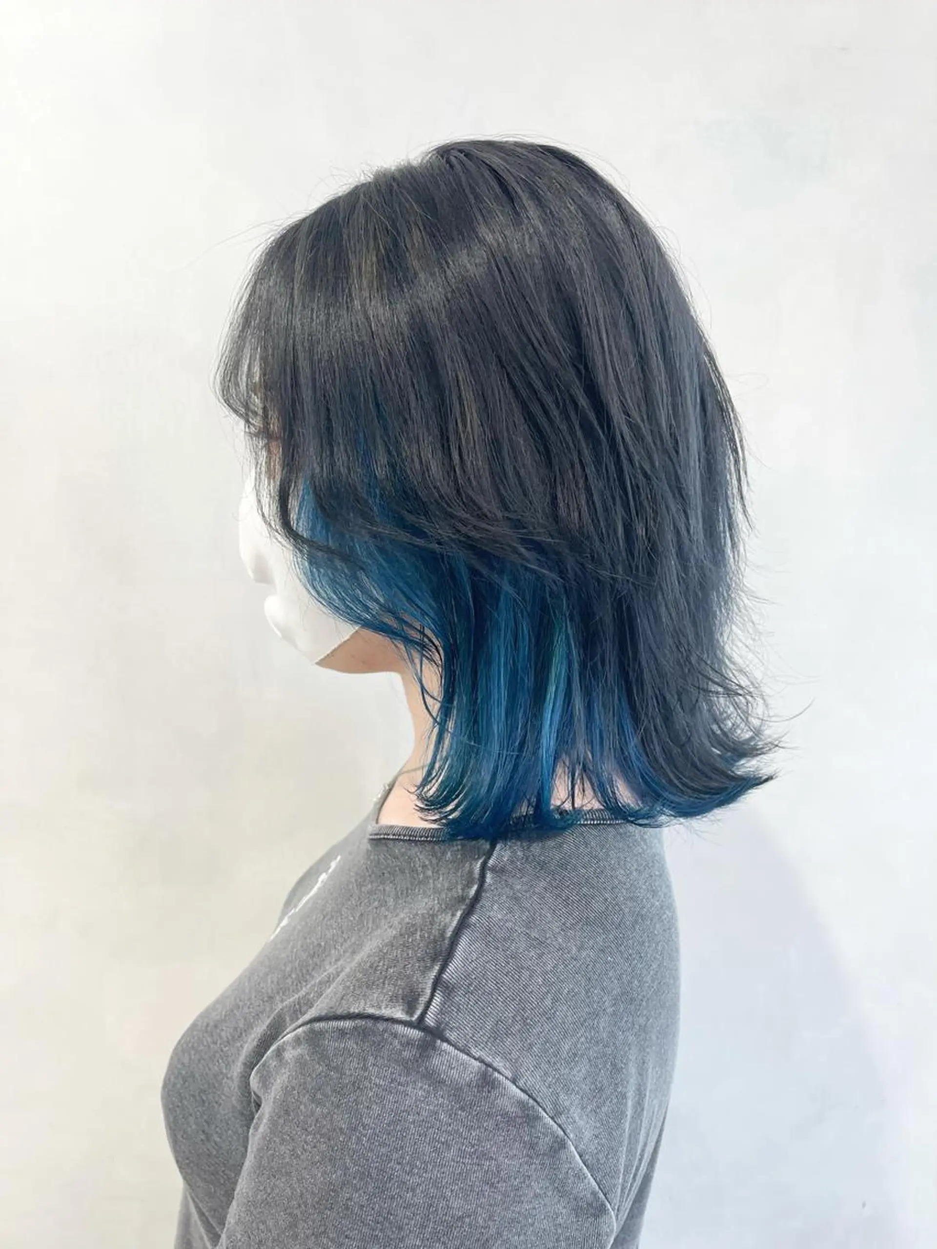 ミディアム カラー ブルーカラー 🦋レイヤーカット ミドリカワ🦋のヘアスタイル