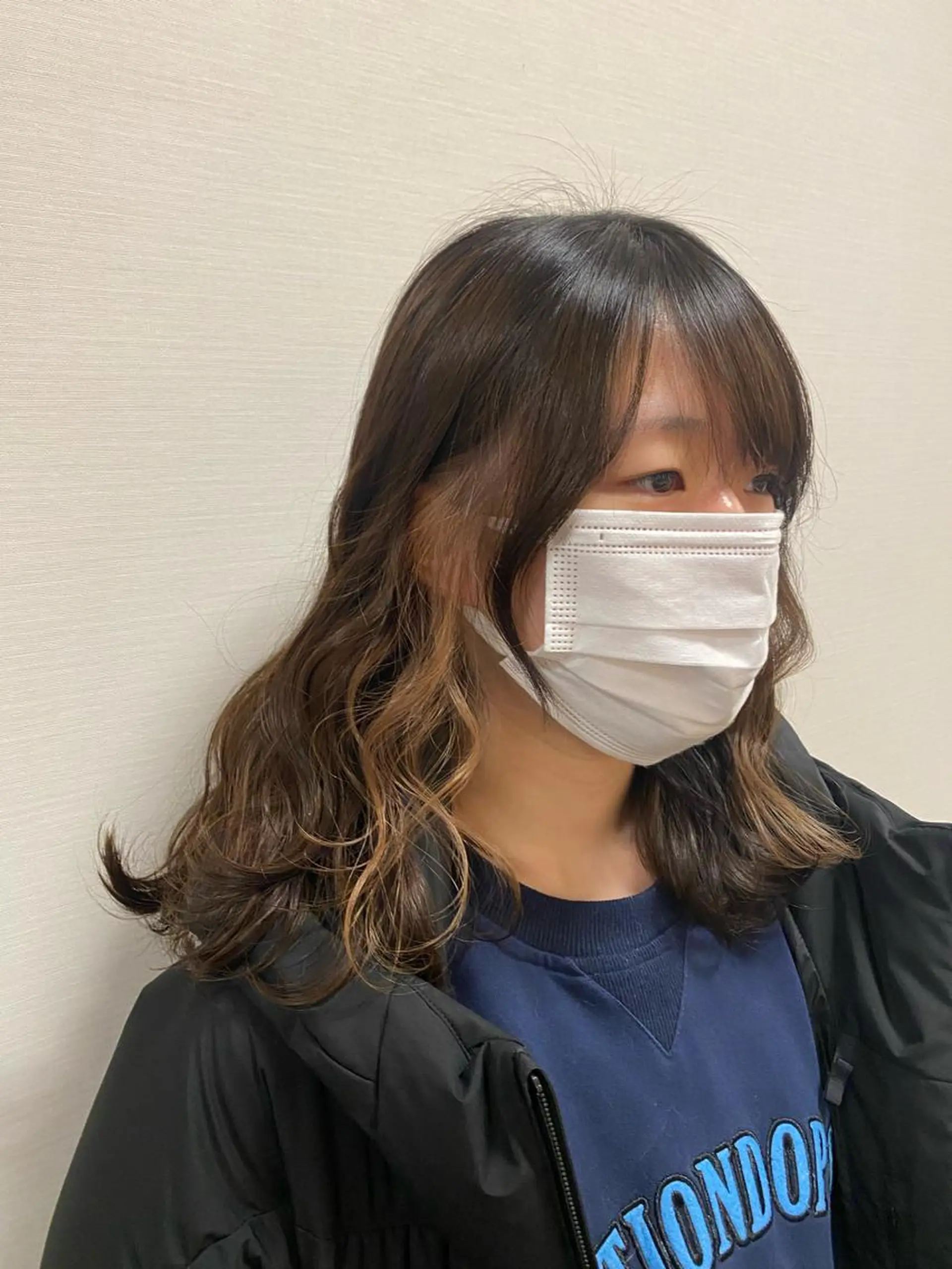 ミディアム カラー ヘアアレンジ 切りっぱなしボブ ベージュカラー ハイトーンカラー インナーカラー ピンクカラー 🌿ブリーチ/髪質 改善/🌿‬JINのヘアスタイル