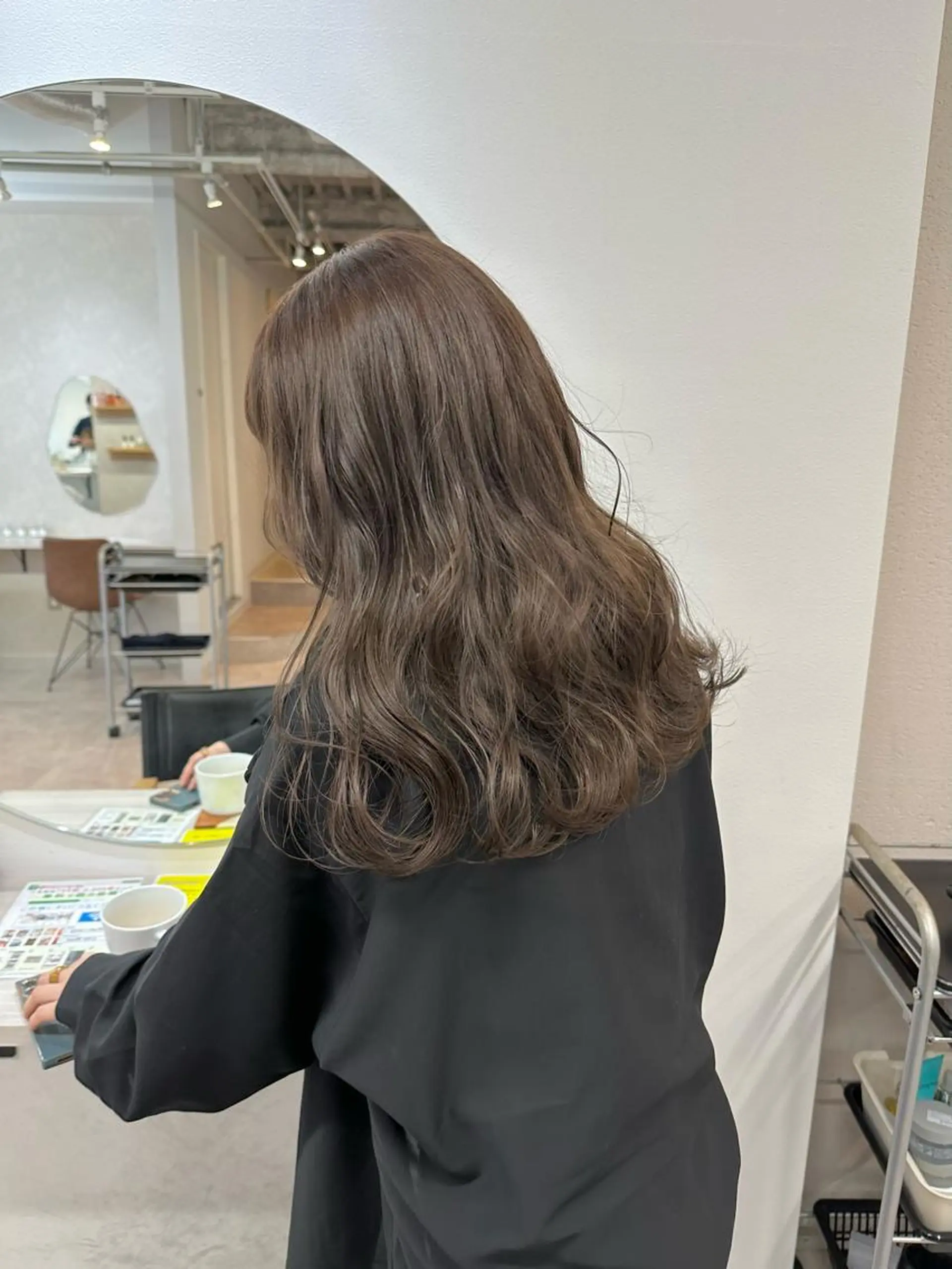 ロング KAORU オリーブカラーのヘアスタイル