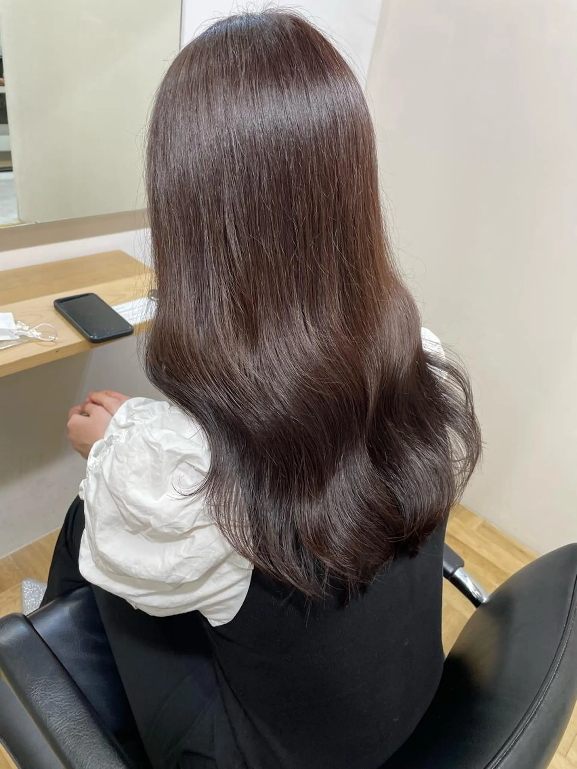 セミロング カラー ベージュカラー 黒髪 ブリーチ ブルーカラー ブルーブラック ブリーチなしカラー 特化　　kaiのヘアスタイル