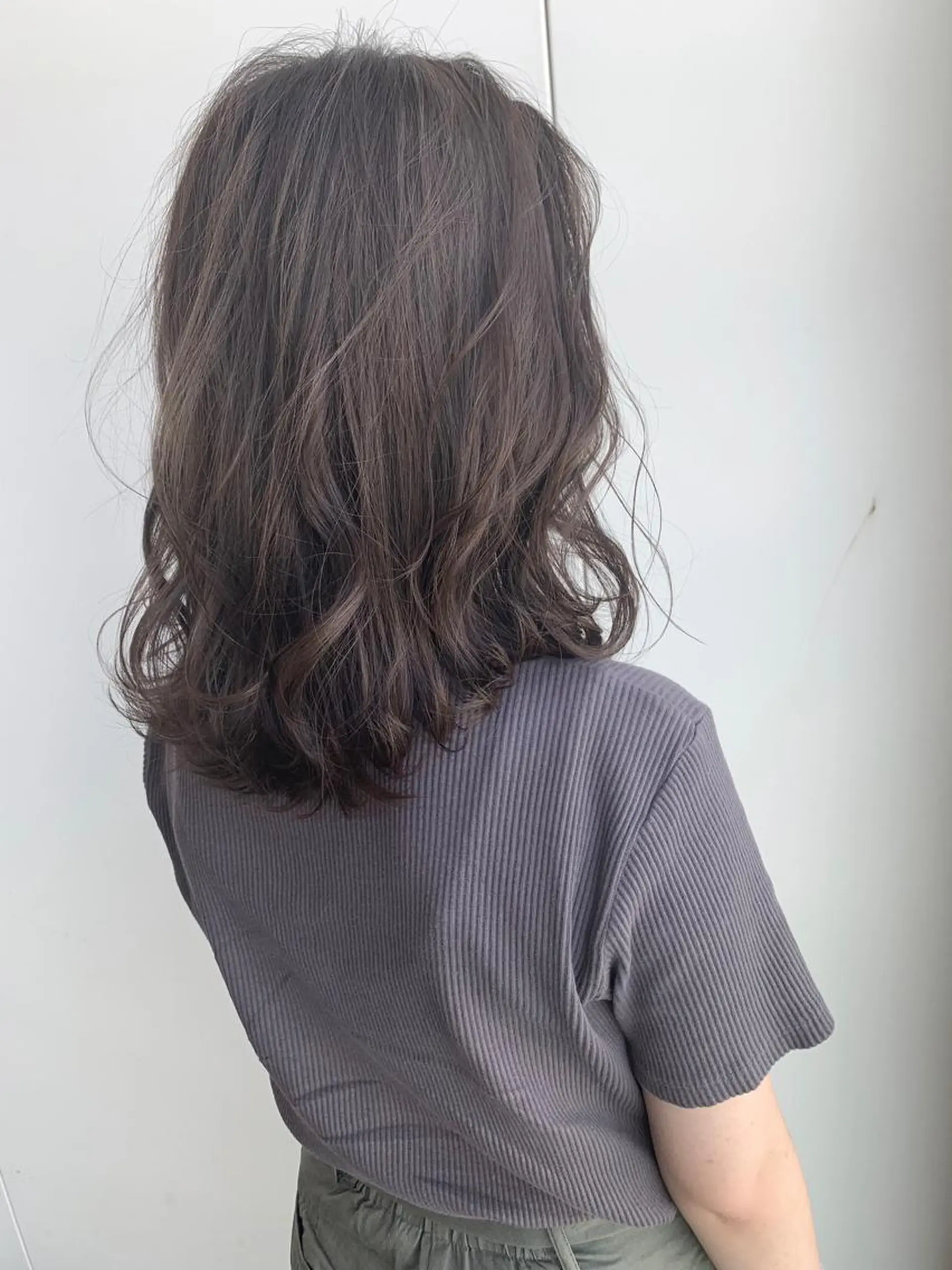 ミディアム カラー グレージュ ラベンダーカラー ラベンダーグレージュ ラベンダーグレー カット ヘアカラー トリートメント Beach private salon所属・Beach 代表 KENTAのヘアスタイル