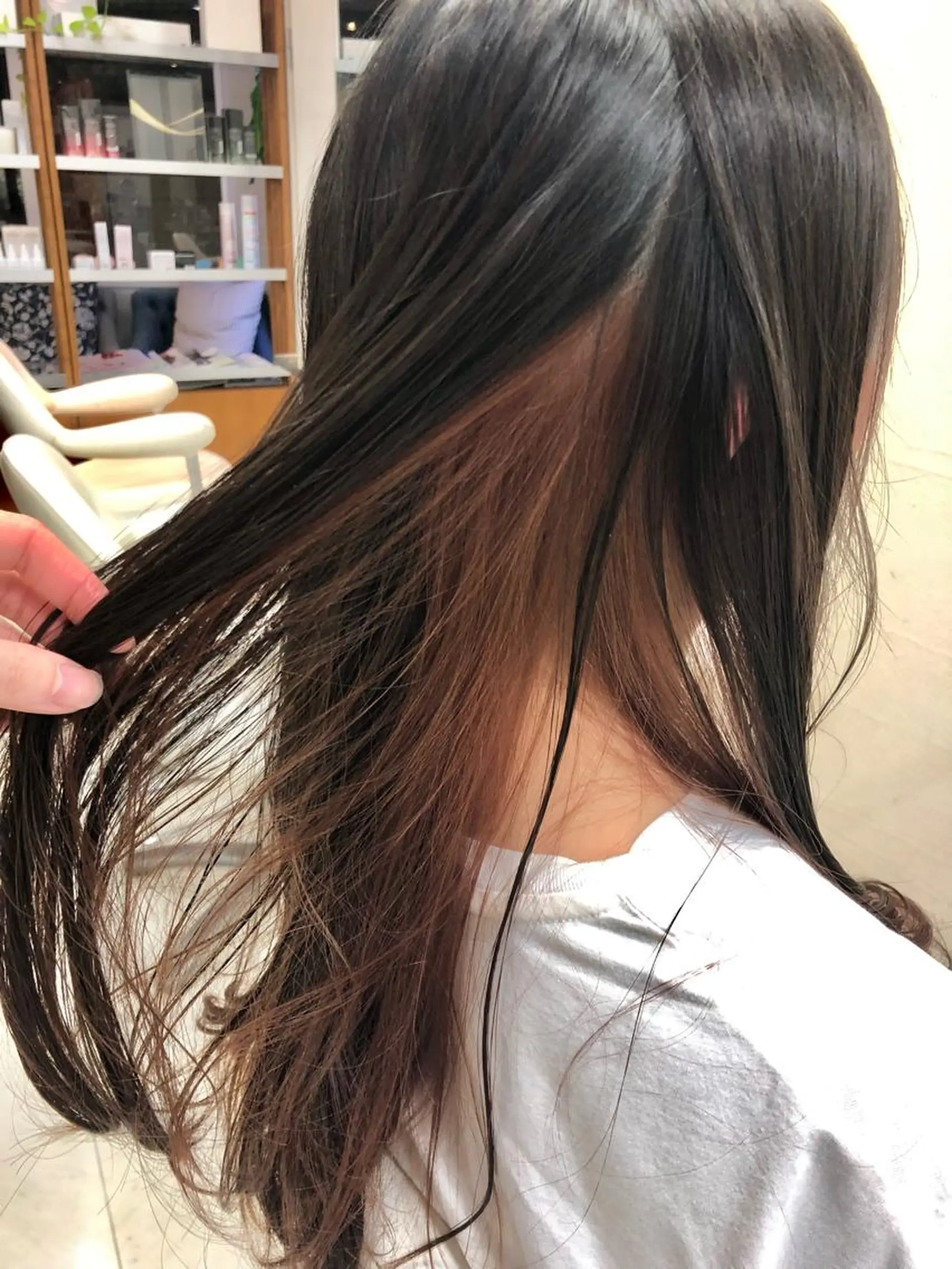 ロング カラー ブリーチ ヘアカラー 阿部 美咲のヘアスタイル