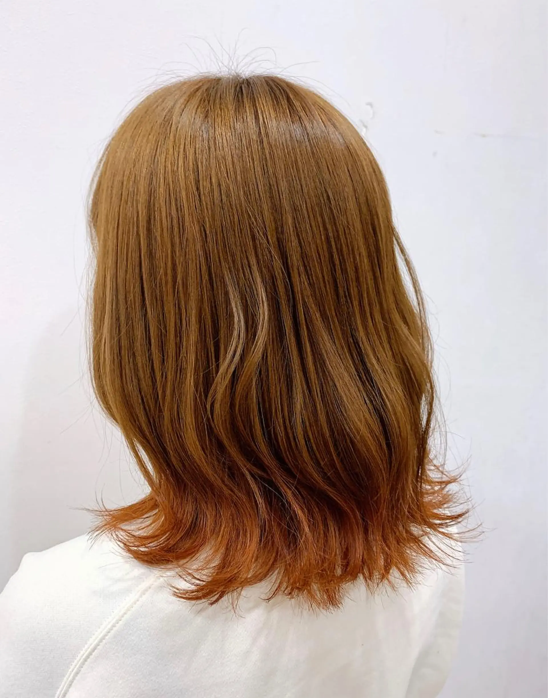 ミディアム カラー ベージュカラー ブリーチ オレンジ 白髪女性専門店竹内 涼乃のヘアスタイル