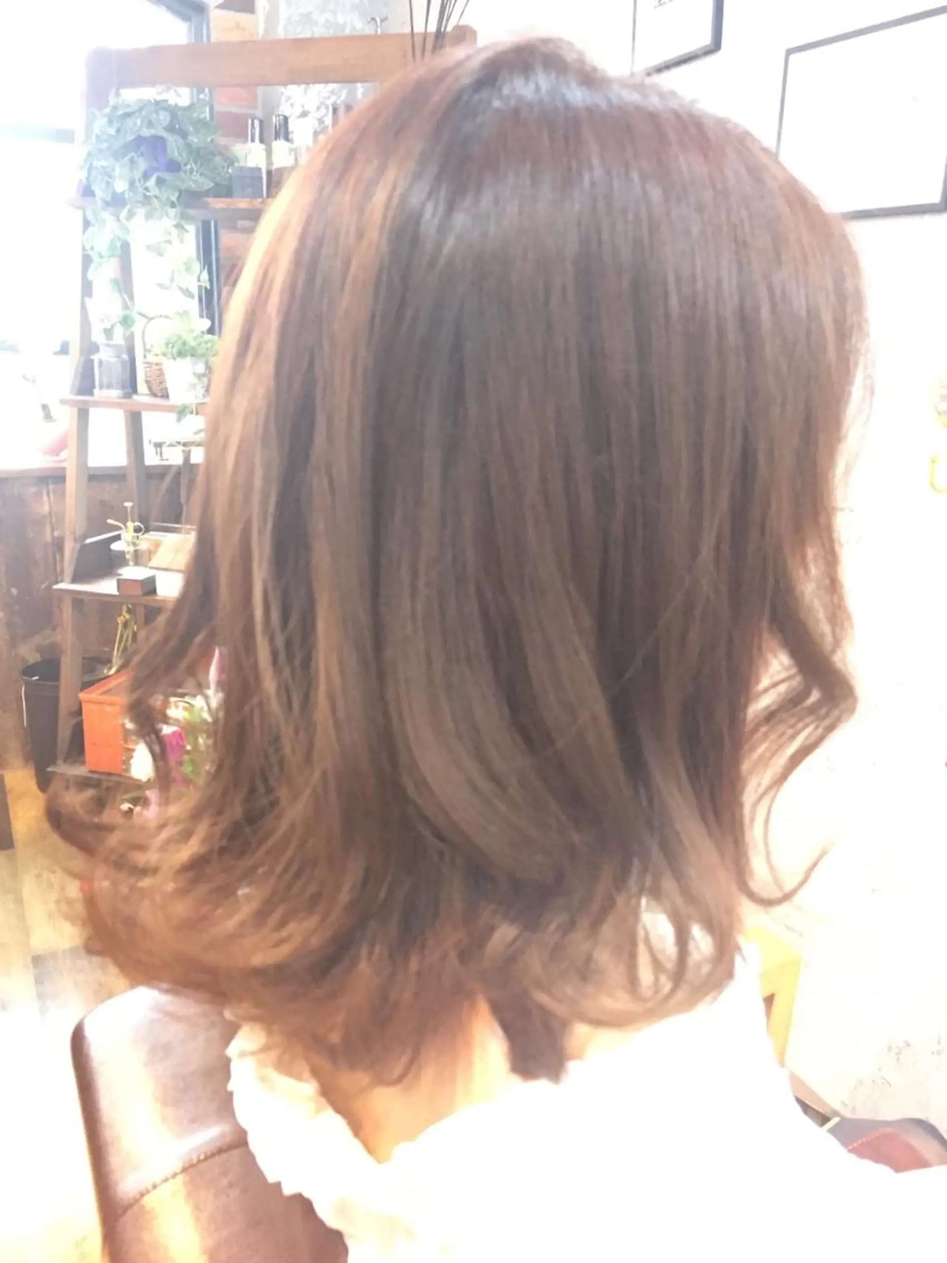 ミディアム カラー イルミナカラー 外ハネヘア 渡邊 健一のヘアスタイル