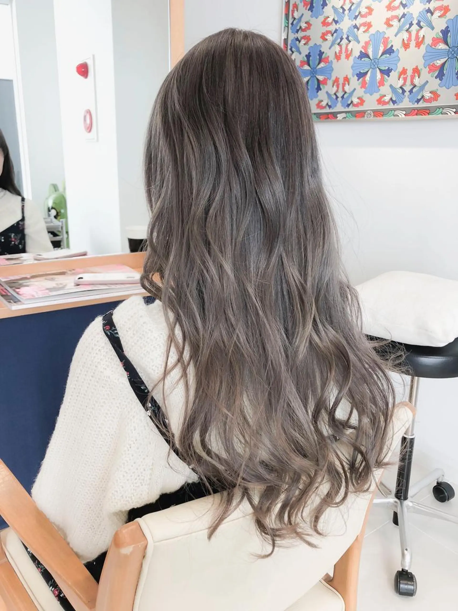 ロング カラー グラデーションカラー グレージュ Days 透明感カラーのヘアスタイル