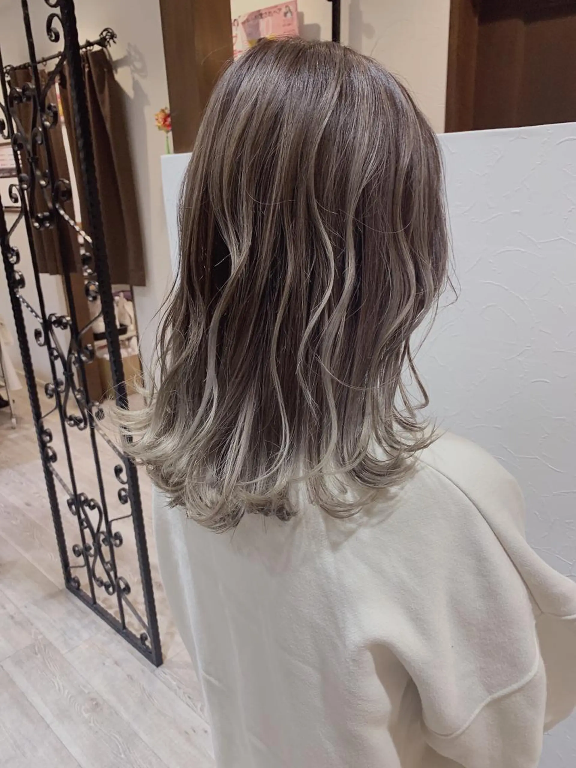 セミロング レイヤーカット カット ヘアカラー トリートメント THOiRY栄所属・三宅航平 モデル募集⭐️のヘアスタイル