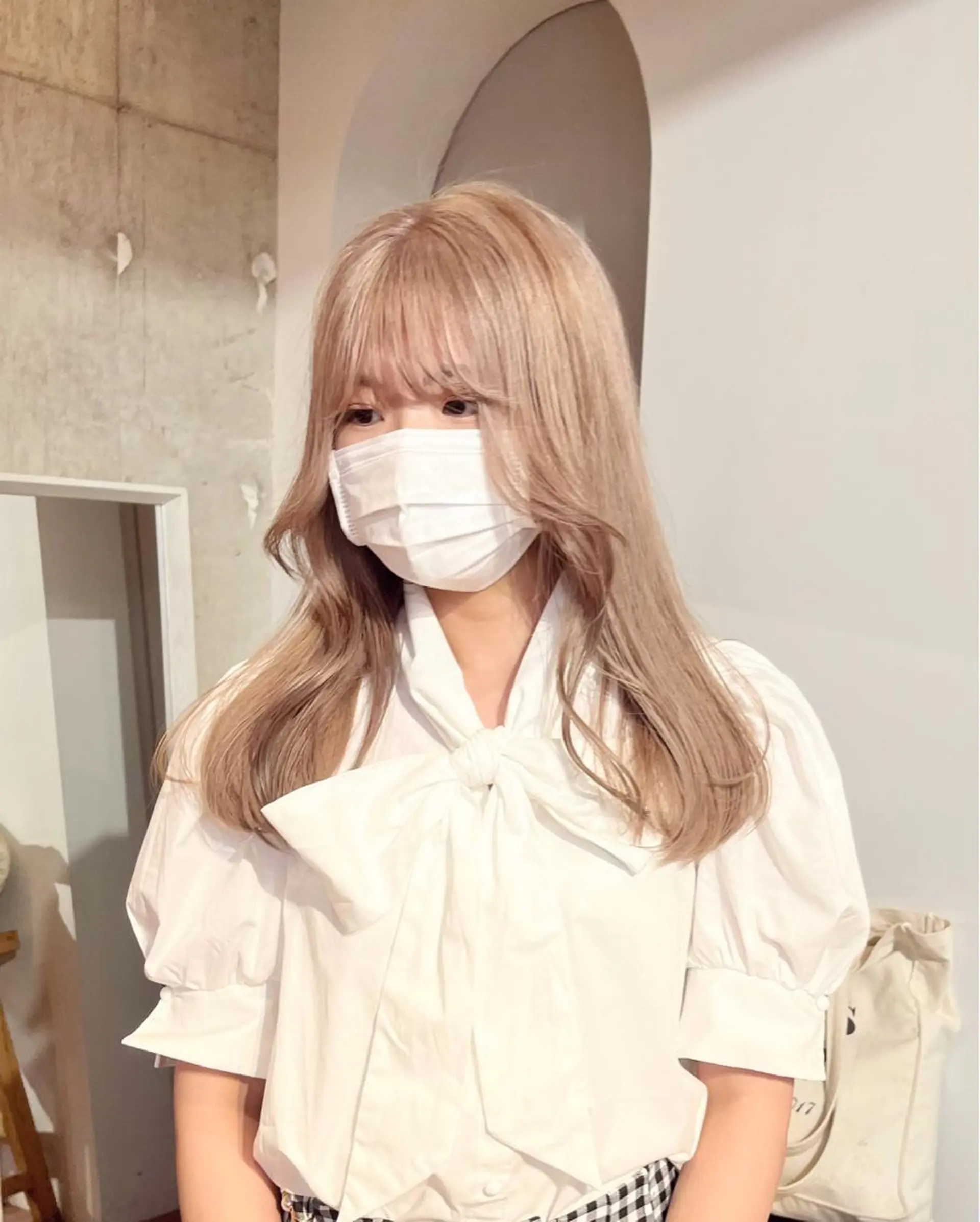 セミロング カラー ヘアアレンジ ベージュカラー ホワイトベージュ ヘアカラー トリートメント 🎀taro ブリーチなしカラーのヘアスタイル