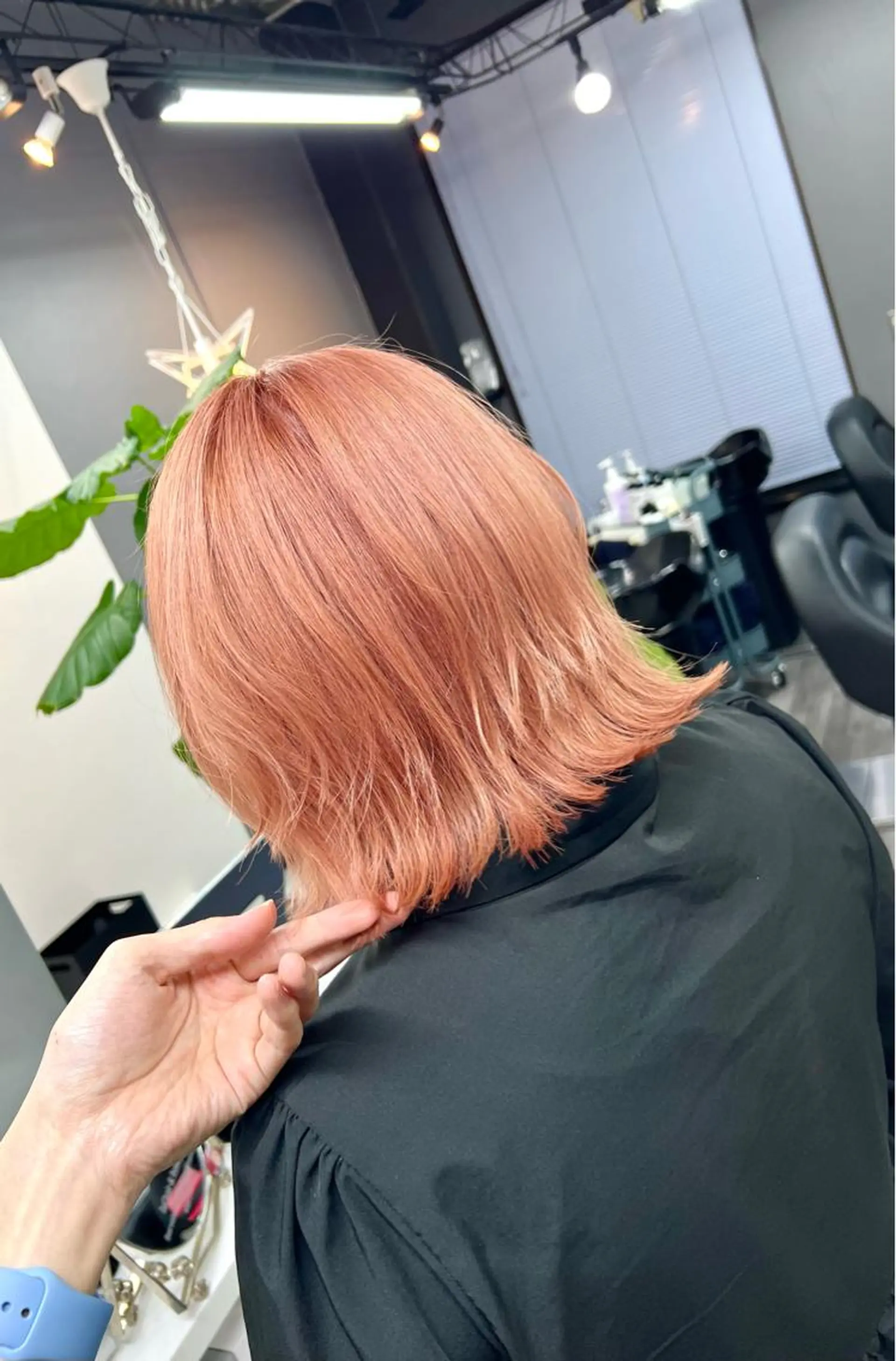 ミディアム カラー 名畑 裕貴のヘアスタイル
