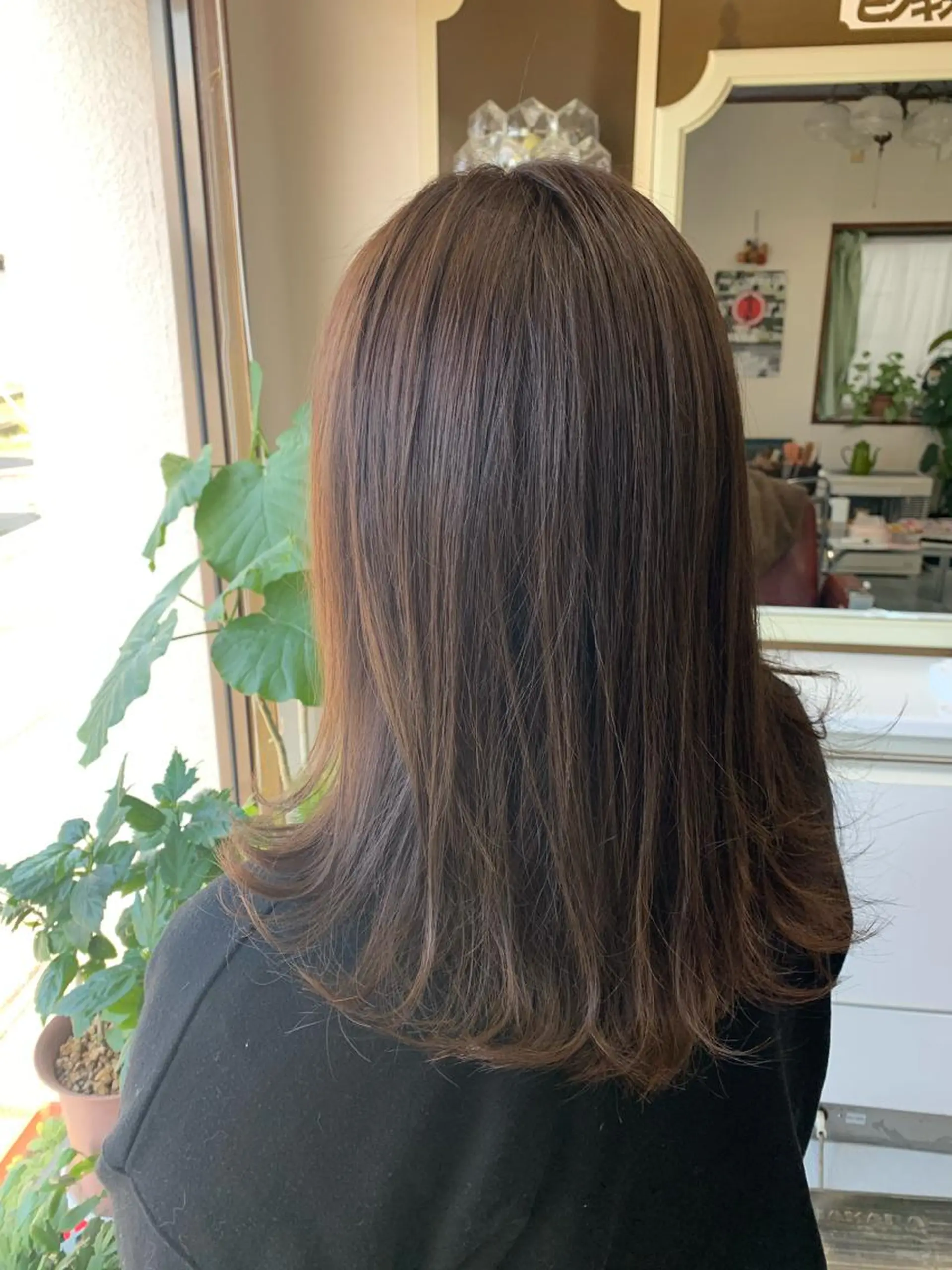 ロング カラー アッシュ 透明感カラー カット ヘアカラー トリートメント ストウ ナナエのヘアスタイル