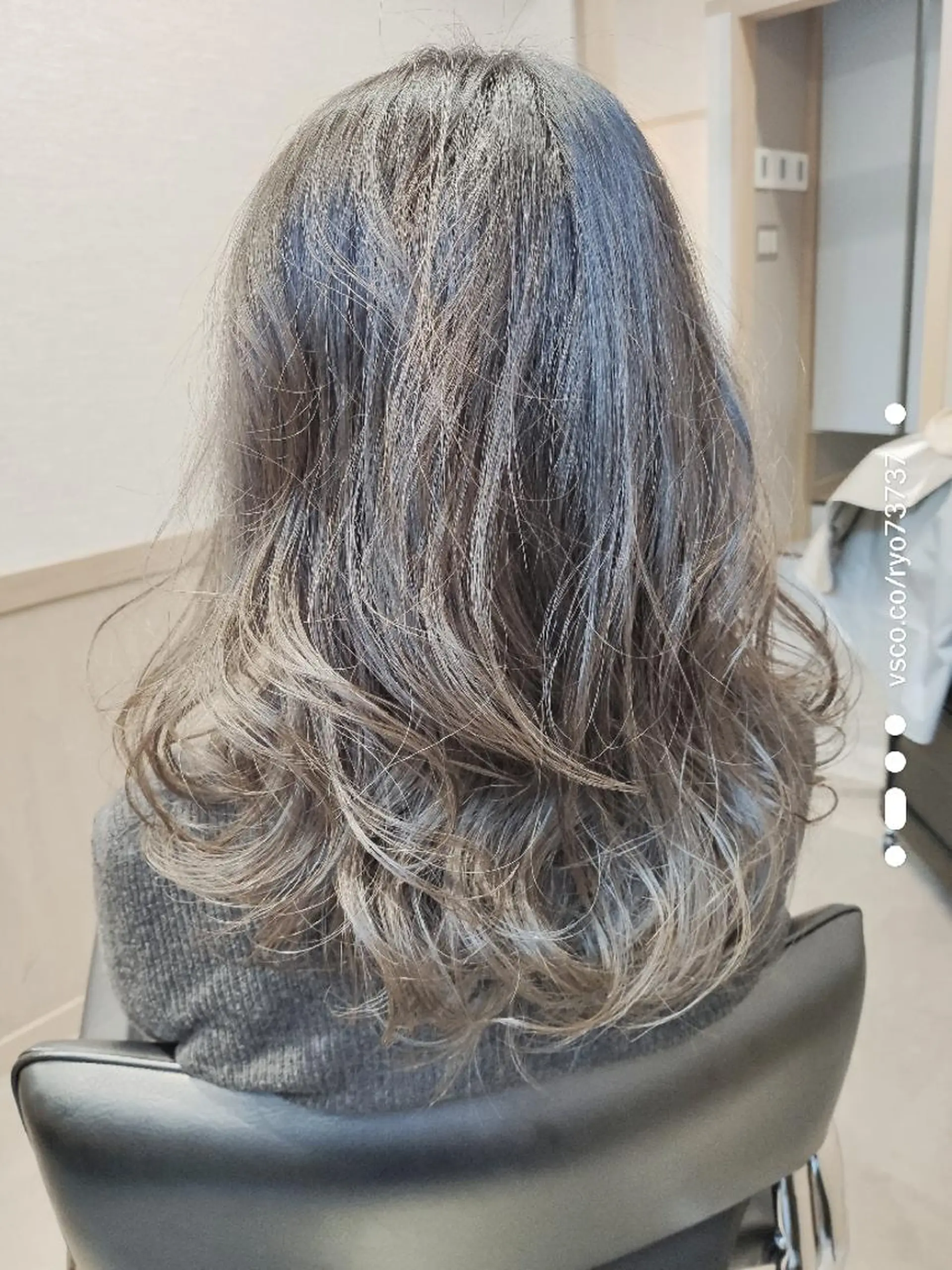 セミロング カラー バレイヤージュ グラデーションカラー レイヤーカット 伊藤 瞭のヘアスタイル