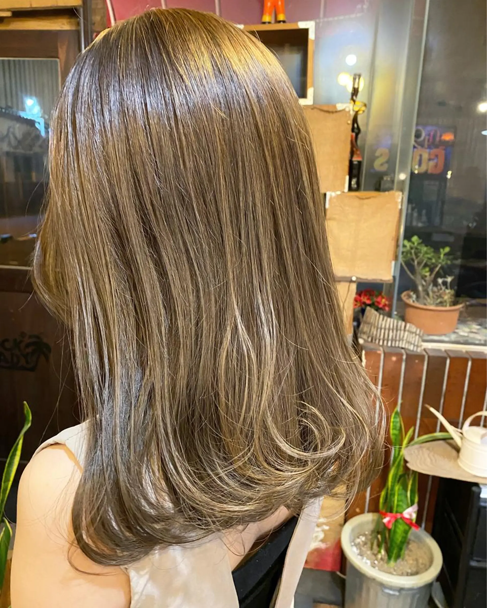 セミロング ヘアカラー 玉木 育実のヘアスタイル