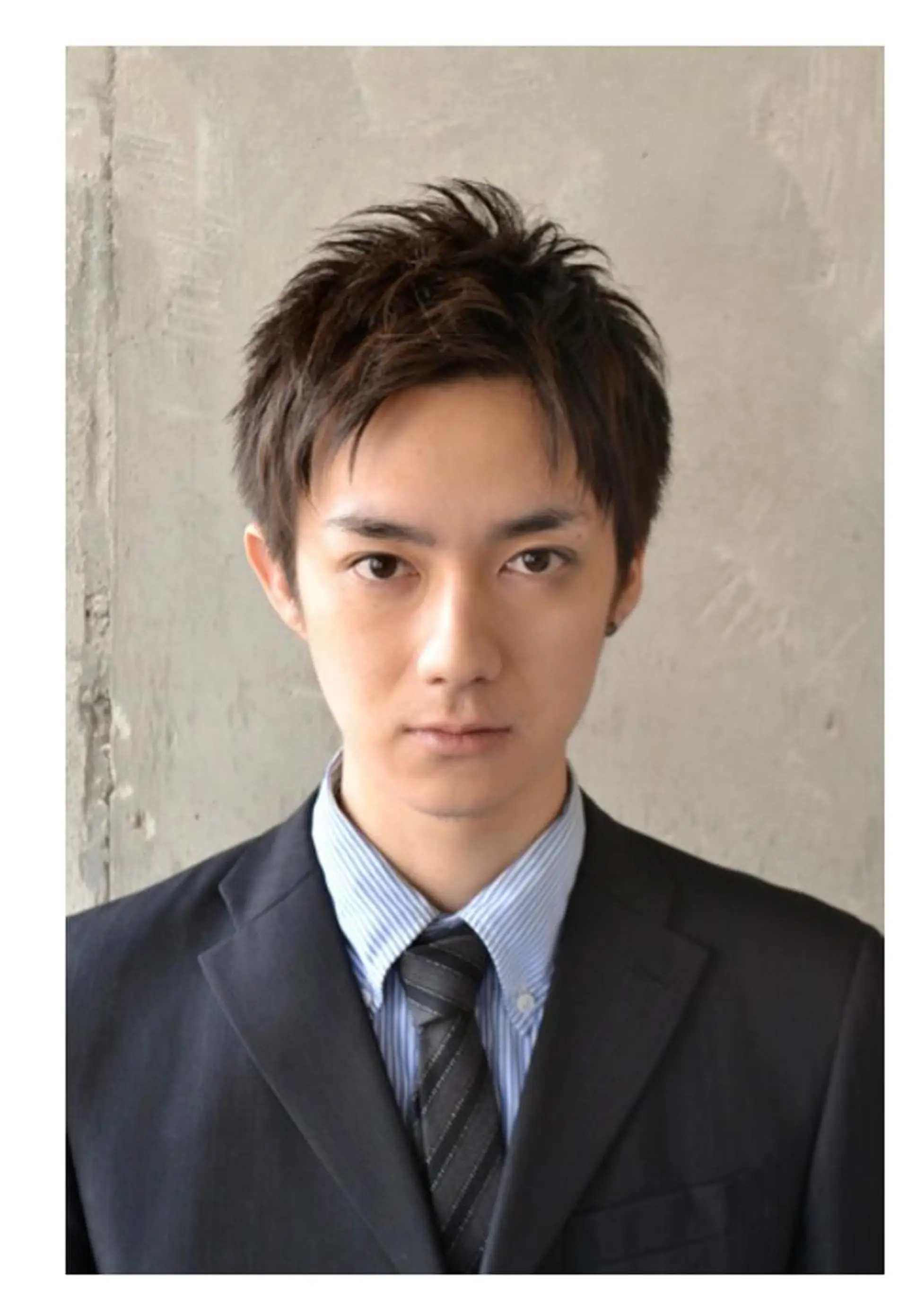 メンズ アップバング 井上 りょうのヘアスタイル