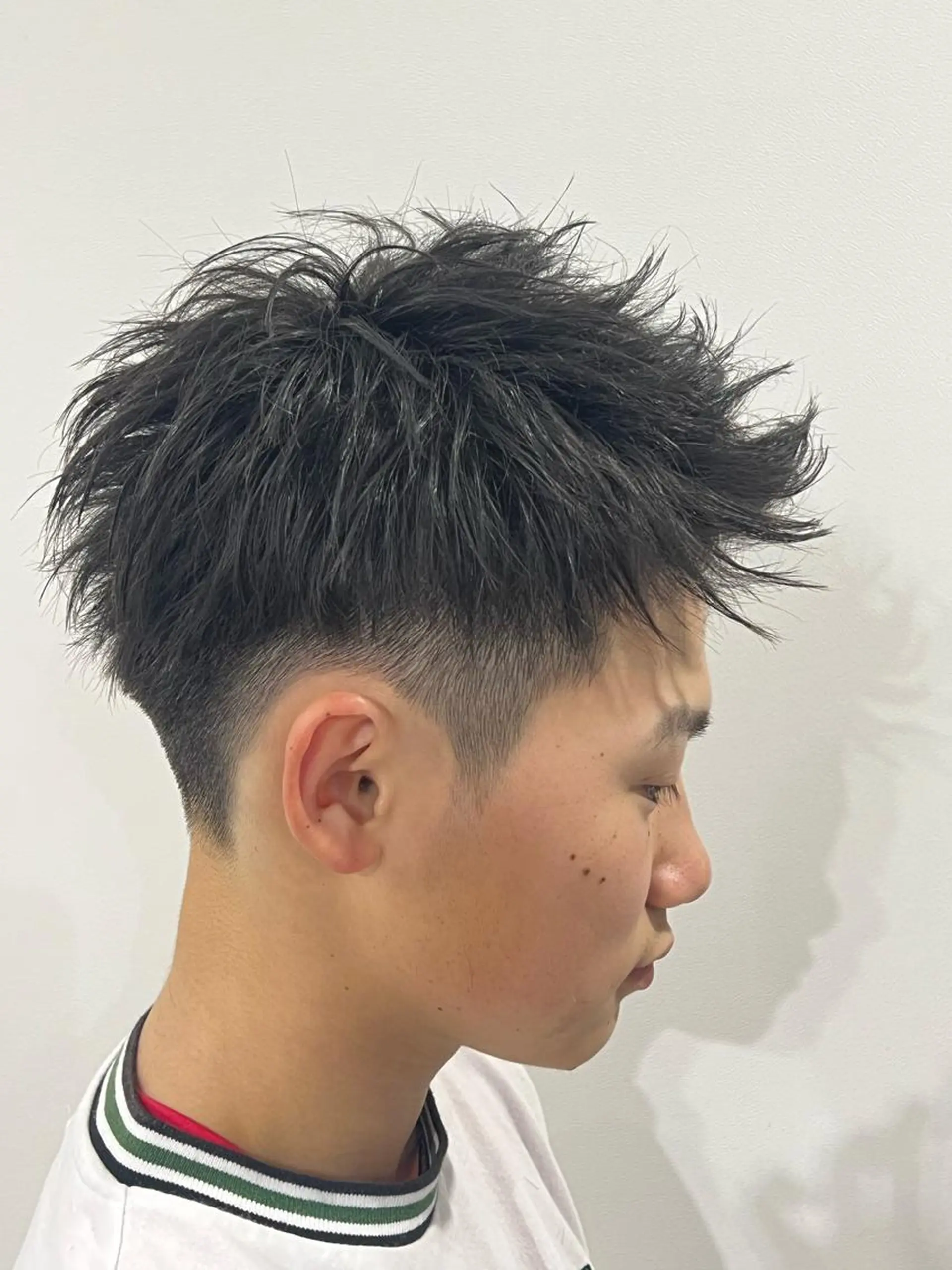 ショート パーマ メンズ モヒカン マッシュ 飛田 楓信のヘアスタイル