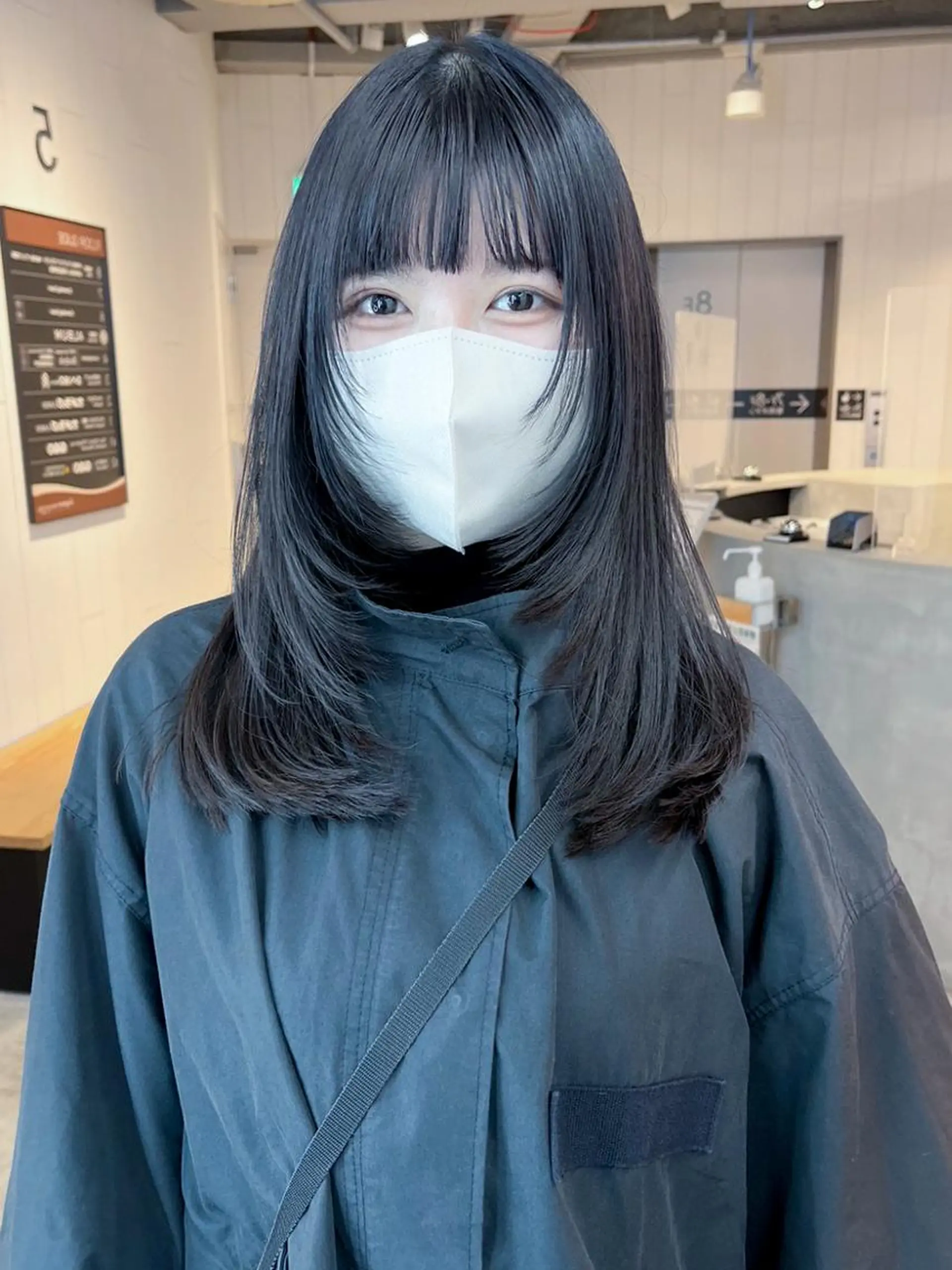ミディアム カラー パーマ ヘアアレンジ 顔まわりレイヤー レイヤーカット ITbyALBUM 八王子店のヘアスタイル