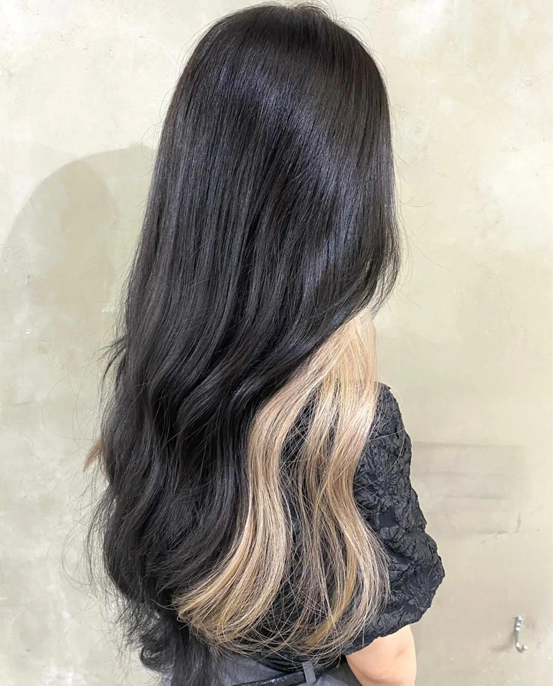 ロング カラー パーマ ヘアアレンジ メンズ 抜きっぱなしブロンド ササキカズマのヘアスタイル