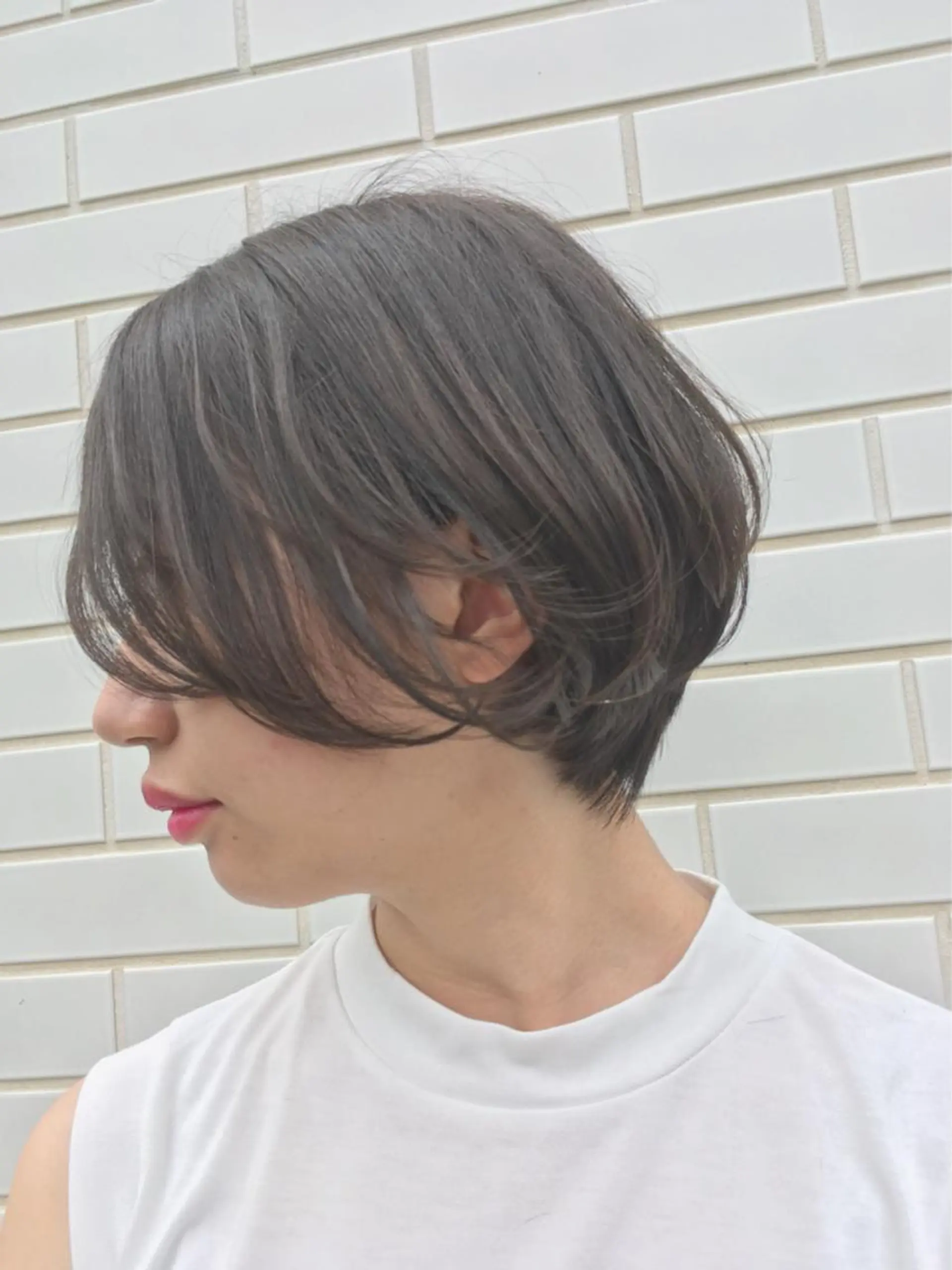 ショート カラー ショートボブ ブルーカラー ブルージュ ボブ ショートヘア 小酒井 智洋のヘアスタイル
