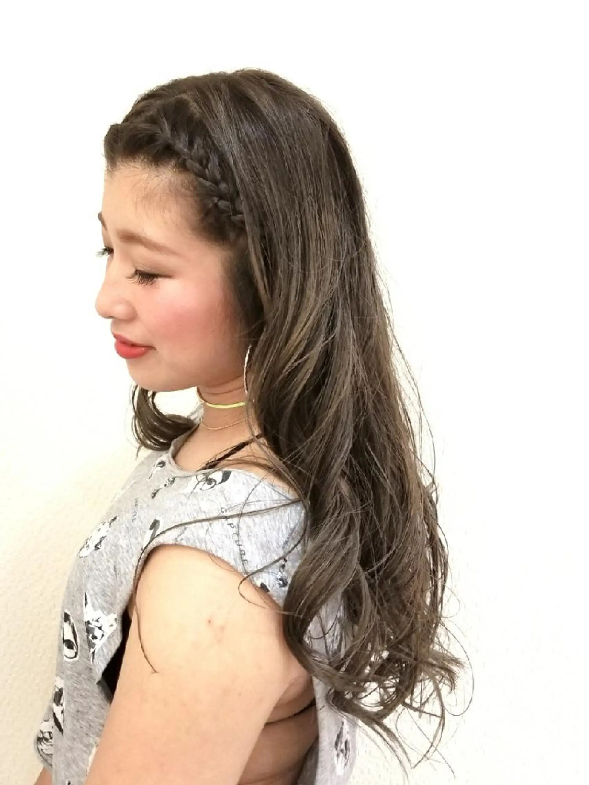 ロング カラー ヘアアレンジ グレージュ トリートメント Le Lien カジのヘアスタイル