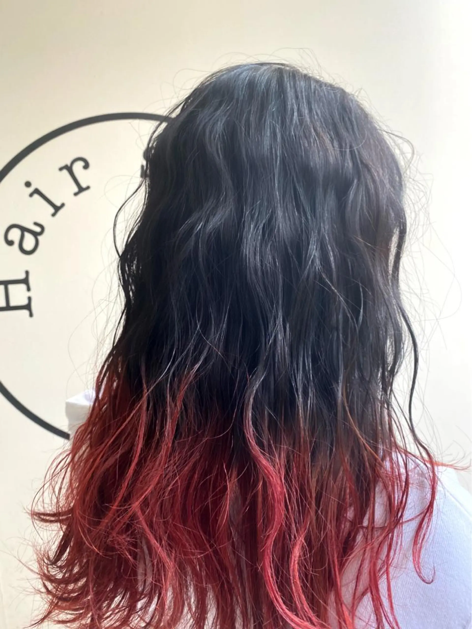 ロング カラー グラデーションカラー レッドカラー カット ヘアカラー 川越 輝梨奈のヘアスタイル