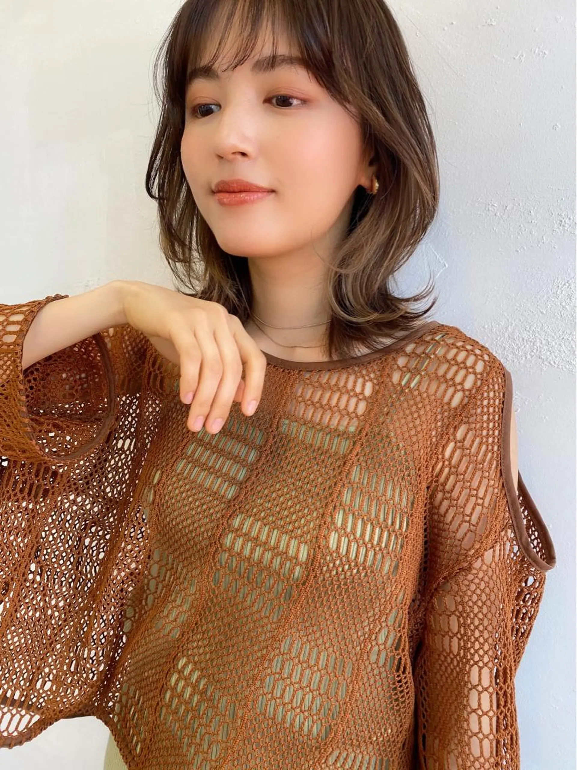 ミディアム くびれヘア くびれレイヤー レイヤーカット 鎌倉 彩のヘアスタイル