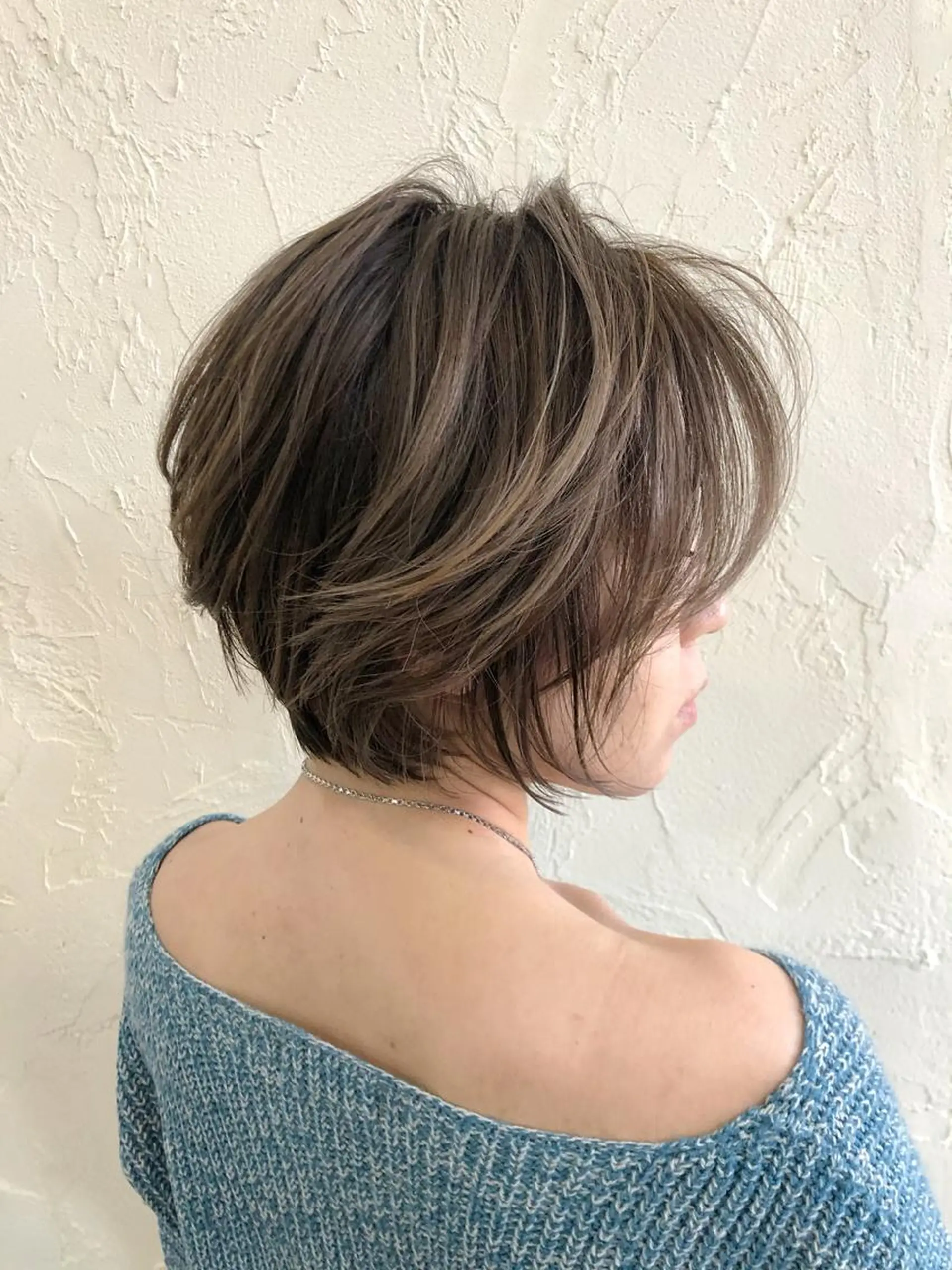 ショート カラー カット ヘアカラー 韓国レイヤー外国人風 透明感カラー髪質改善のヘアスタイル