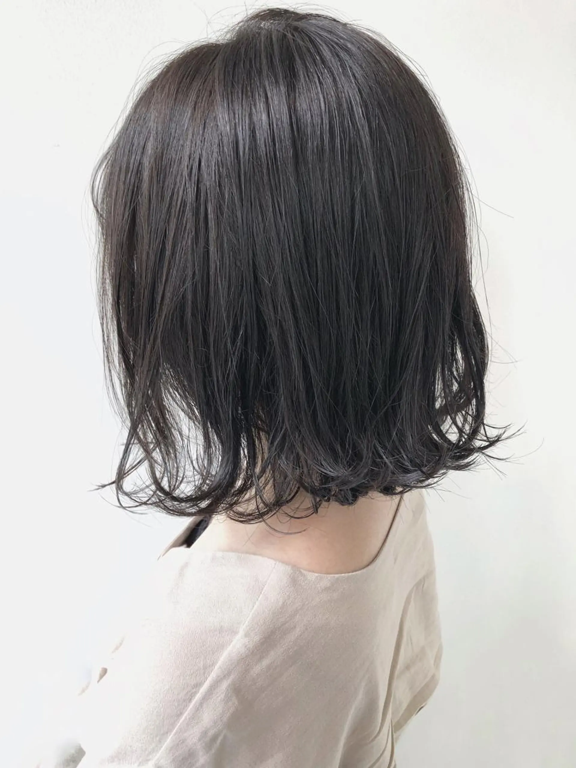 ショート カラー パーマ ヘアアレンジ グレージュ Mira by greenのヘアスタイル