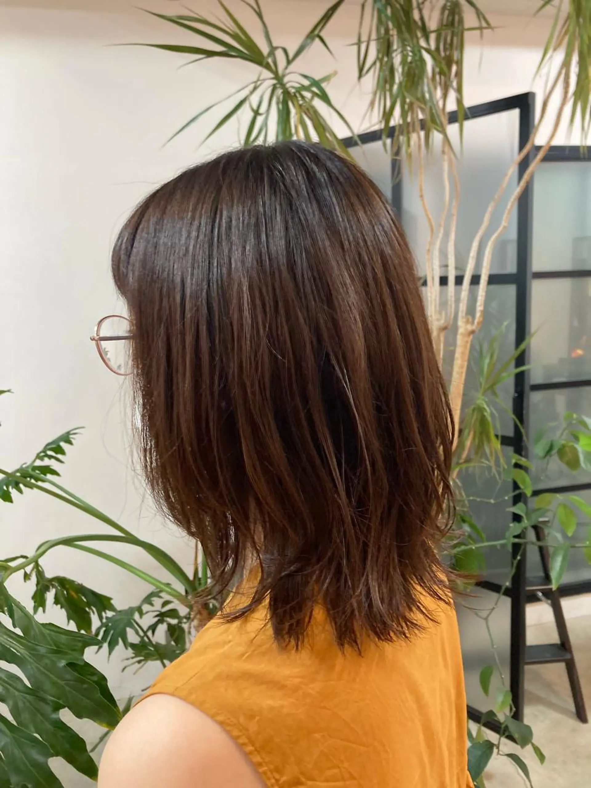 ミディアム くびれヘア レイヤーカット 阪口 依美奈のヘアスタイル