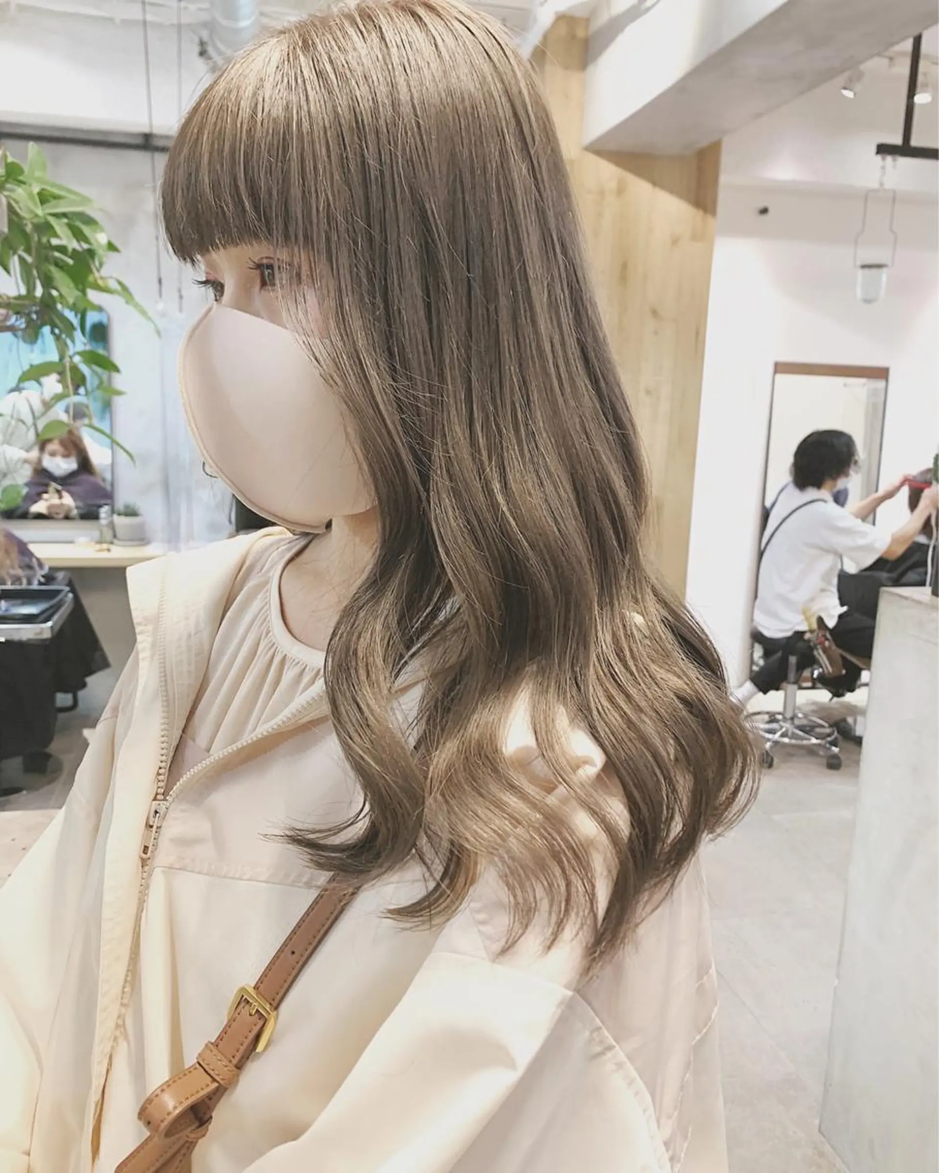 ミディアム カラー ネイル ヘアカラー トリートメント グレージュ× ボブ× ハイトーン　前田隆太のヘアスタイル