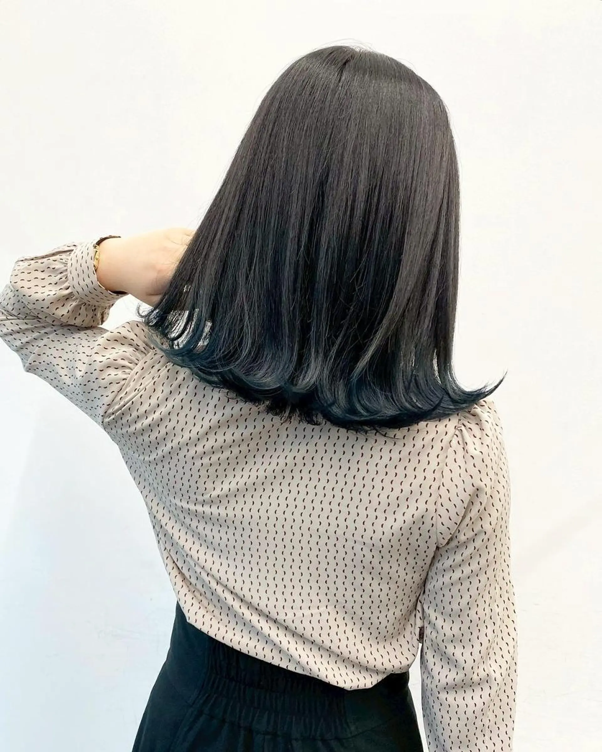ミディアム カラー アディクシーカラー アッシュ ブルーカラー ダークアッシュ グレージュ 【公式】amble luxe池袋東口💛のヘアスタイル