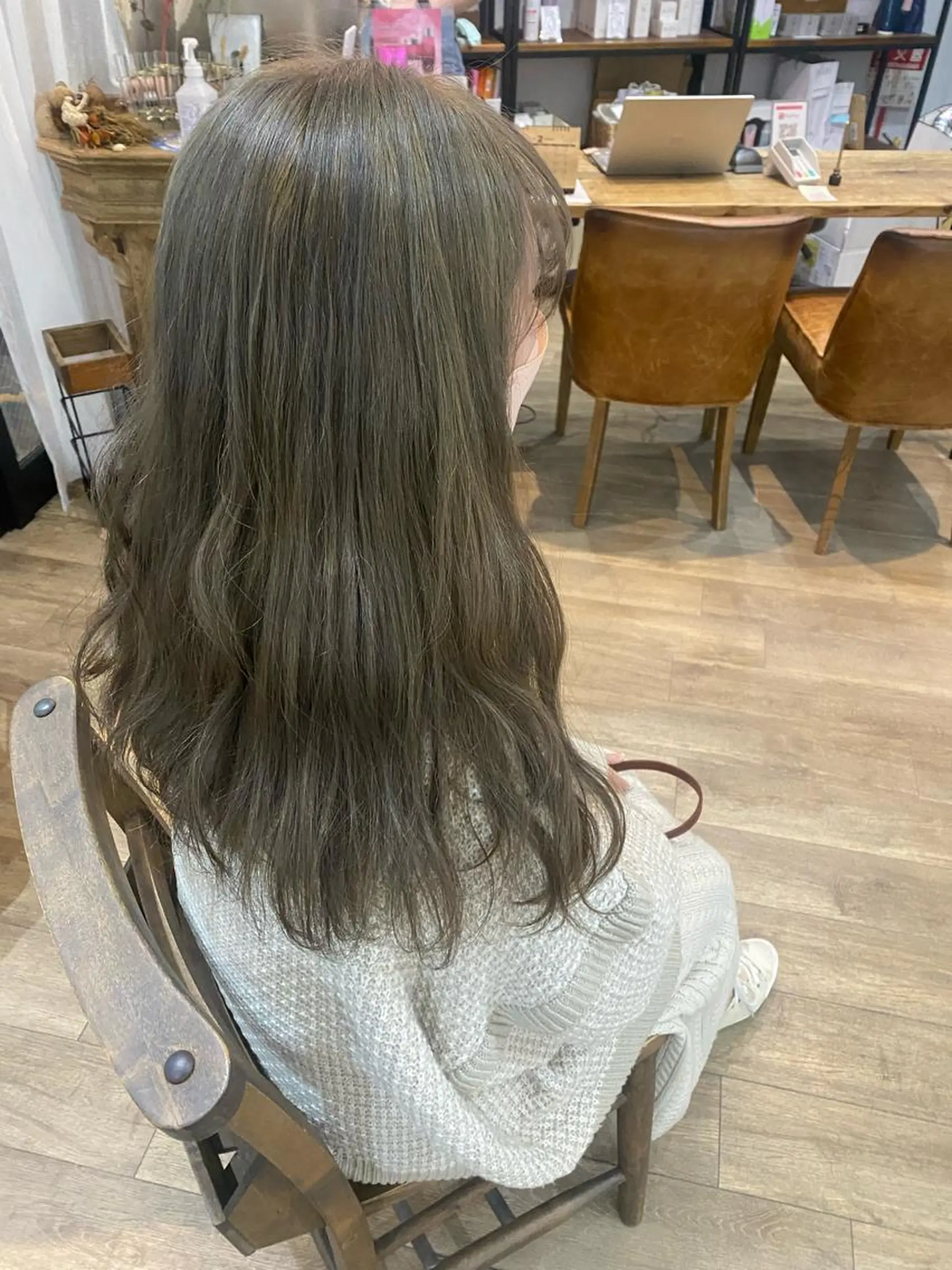 ロング カラー ヘアアレンジ ベージュカラー ヘアカラー トリートメント あおい 🍒暖色カラーのヘアスタイル