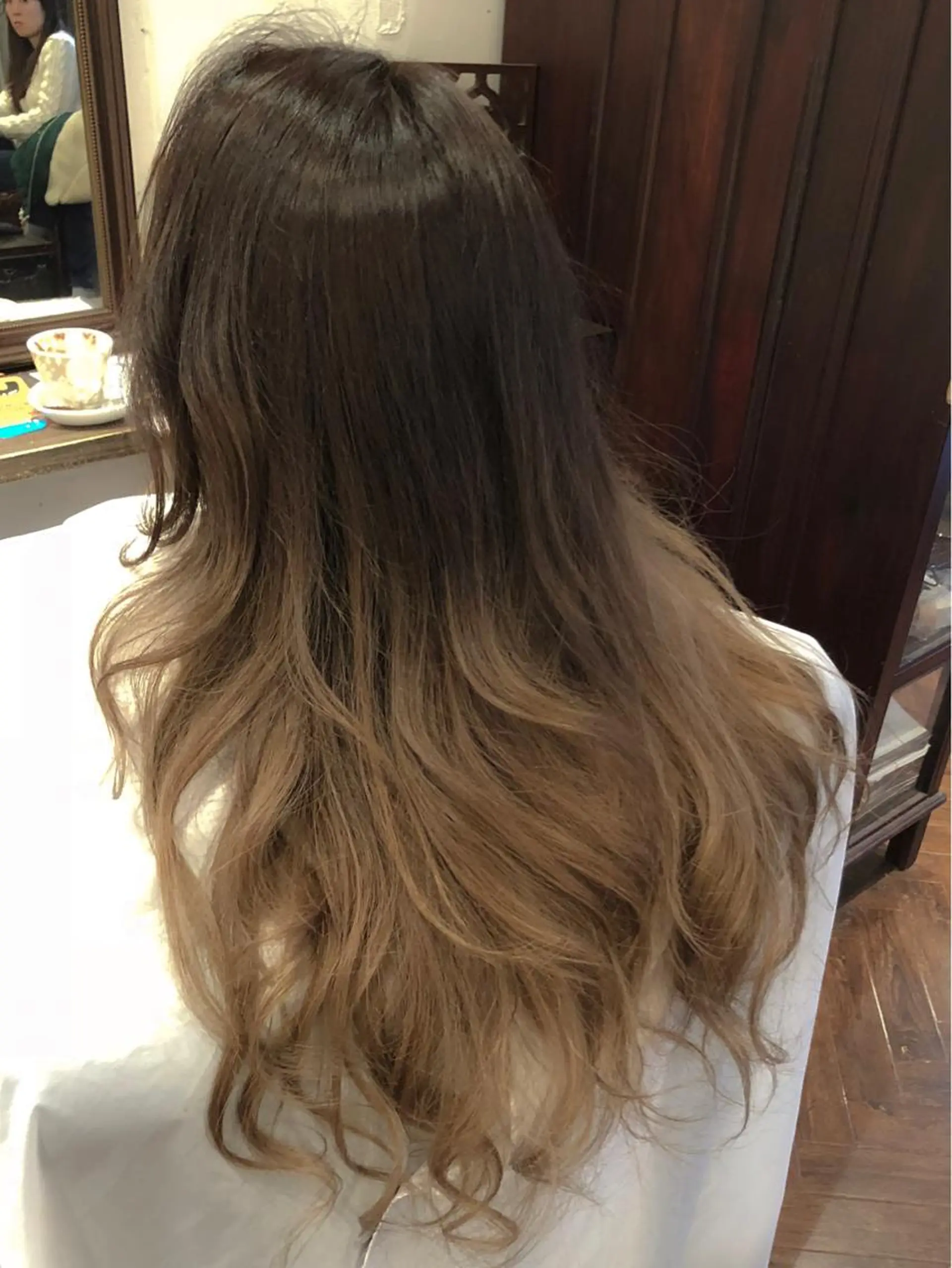 カラー ブリーチ 透明感カラー グレージュ ヘアカラー 小森谷 亮太のヘアスタイル