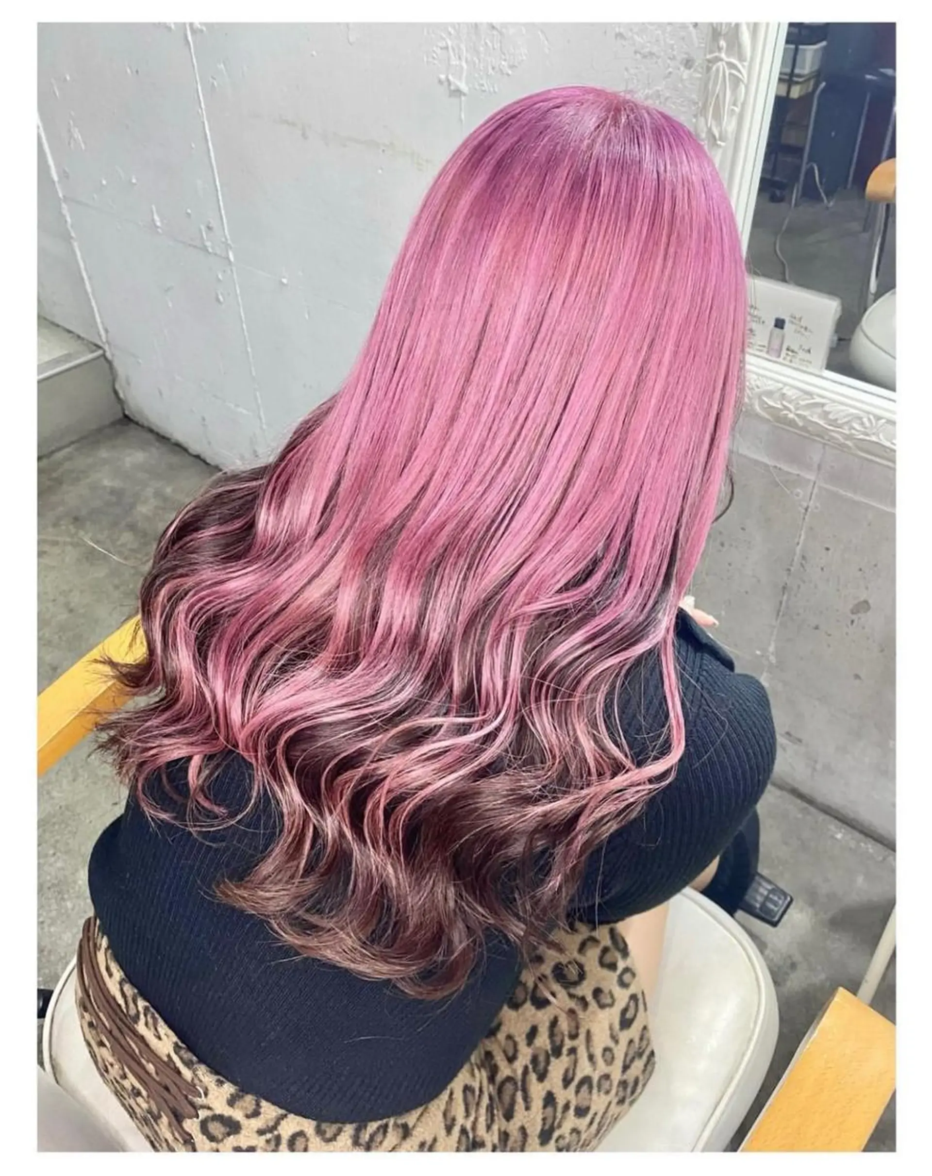 セミロング カラー ブラウンカラー ピンクカラー ピンクブラウン GARU-ガル-所属・TSUNO🦖 派手髪/オタク美容師のヘアスタイル