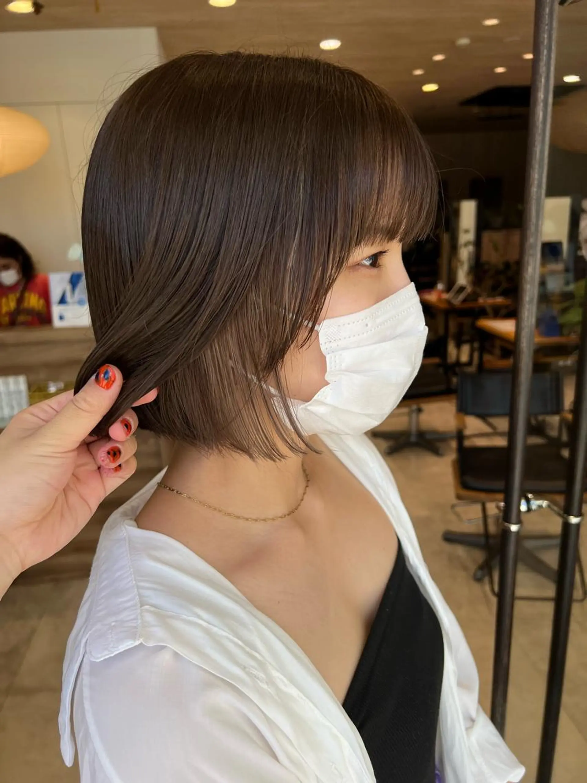 ショート カラー ベージュカラー インナーカラー ミルクティーベージュ Oasisgarden所属・レイヤー/ブリーチ MOMOのヘアスタイル