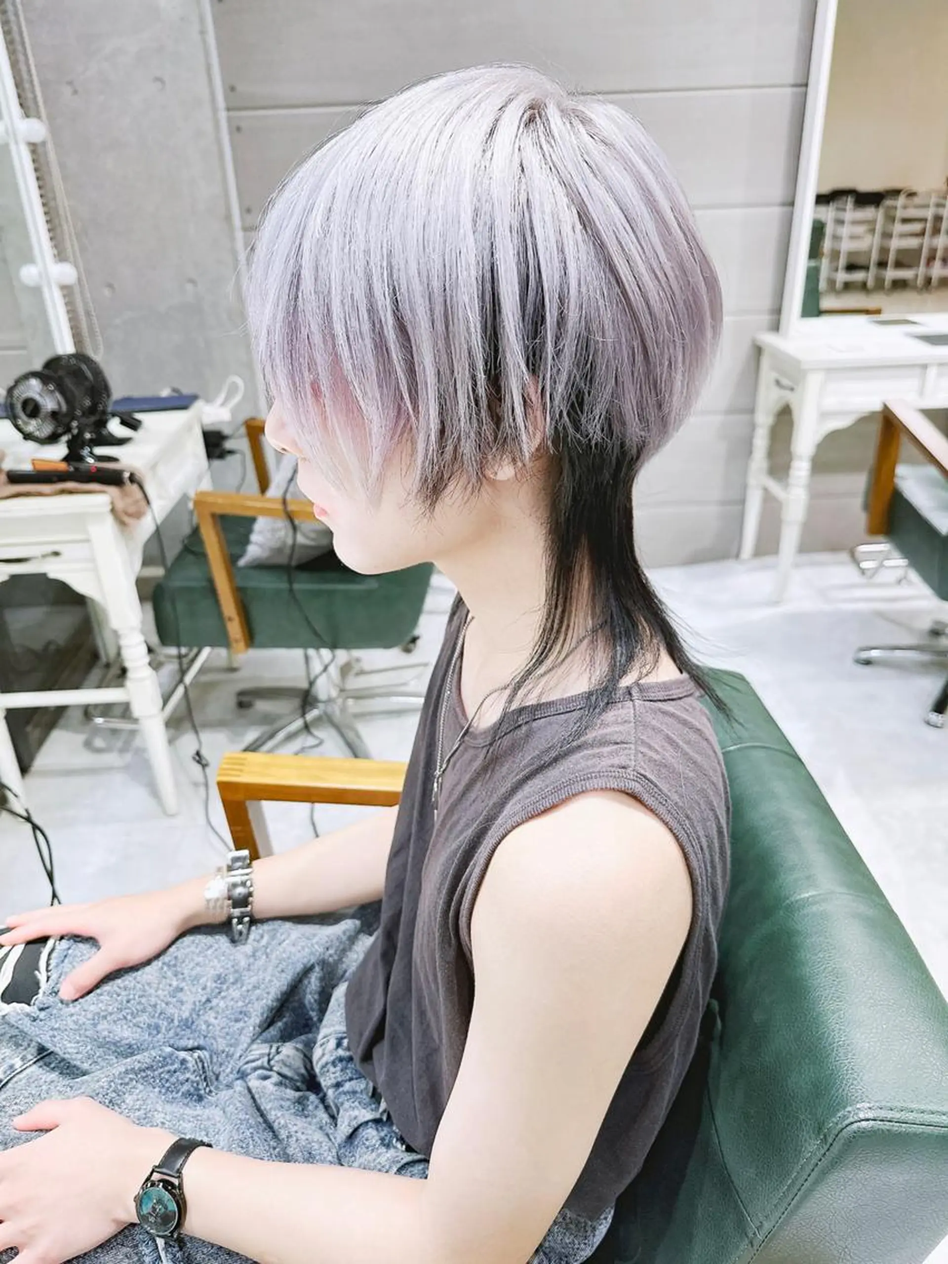 ショート ヘアアレンジ カラー 黒髪 インナーカラー ラベンダーカラー シルバー ホワイトシルバー 𝐑𝐈𝐍𝐊𝐀 🐷🖤のヘアスタイル