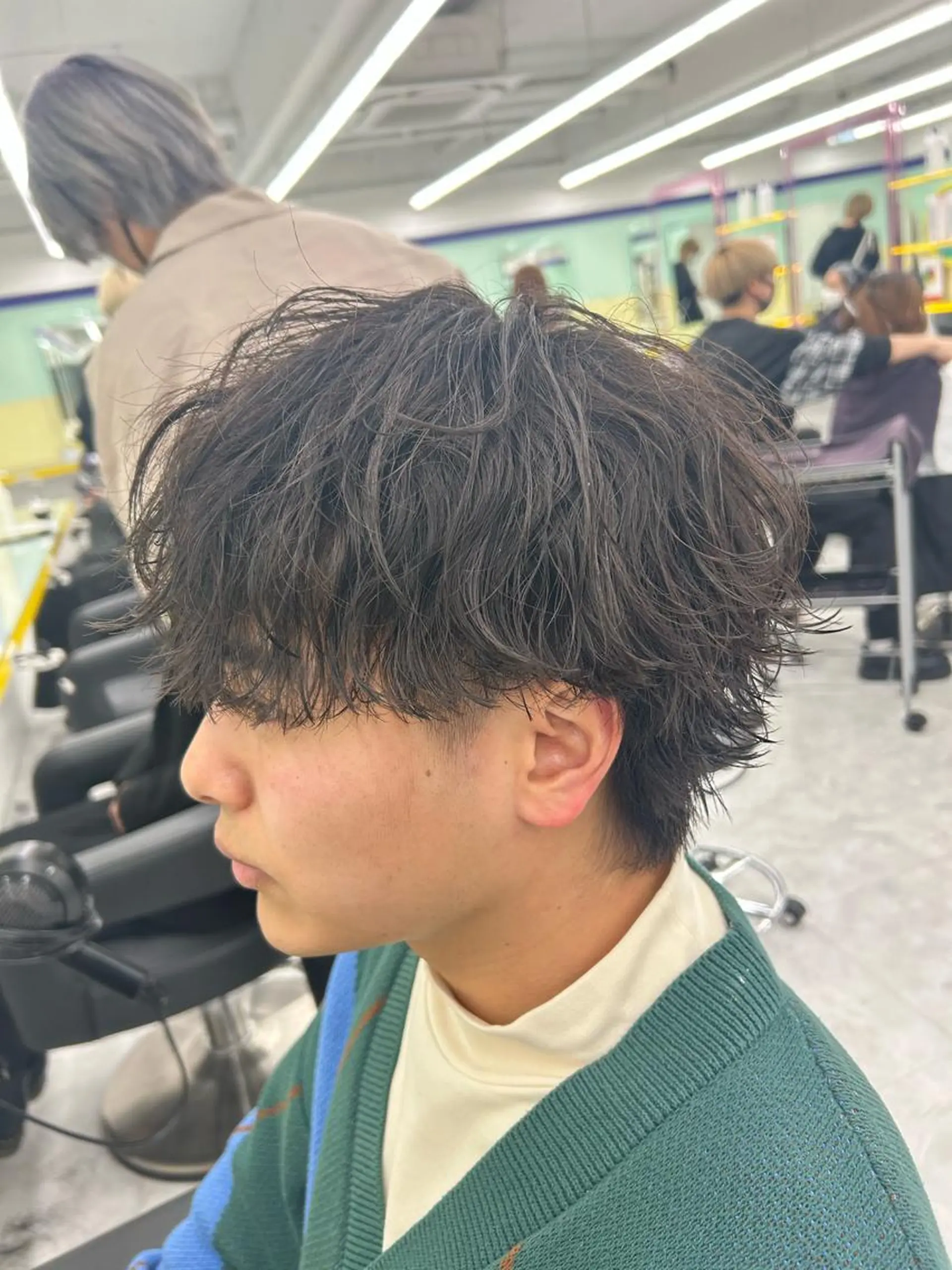 ショート カラー パーマ ヘアアレンジ メンズ キッズ ネイル マツエク・マツパ アイブロウ メンズパーマ 波巻きパーマ カット パーマ トリートメント ヘッドスパ ヘアセット メンズ指名No. 1 🔥Riku🔥のヘアスタイル